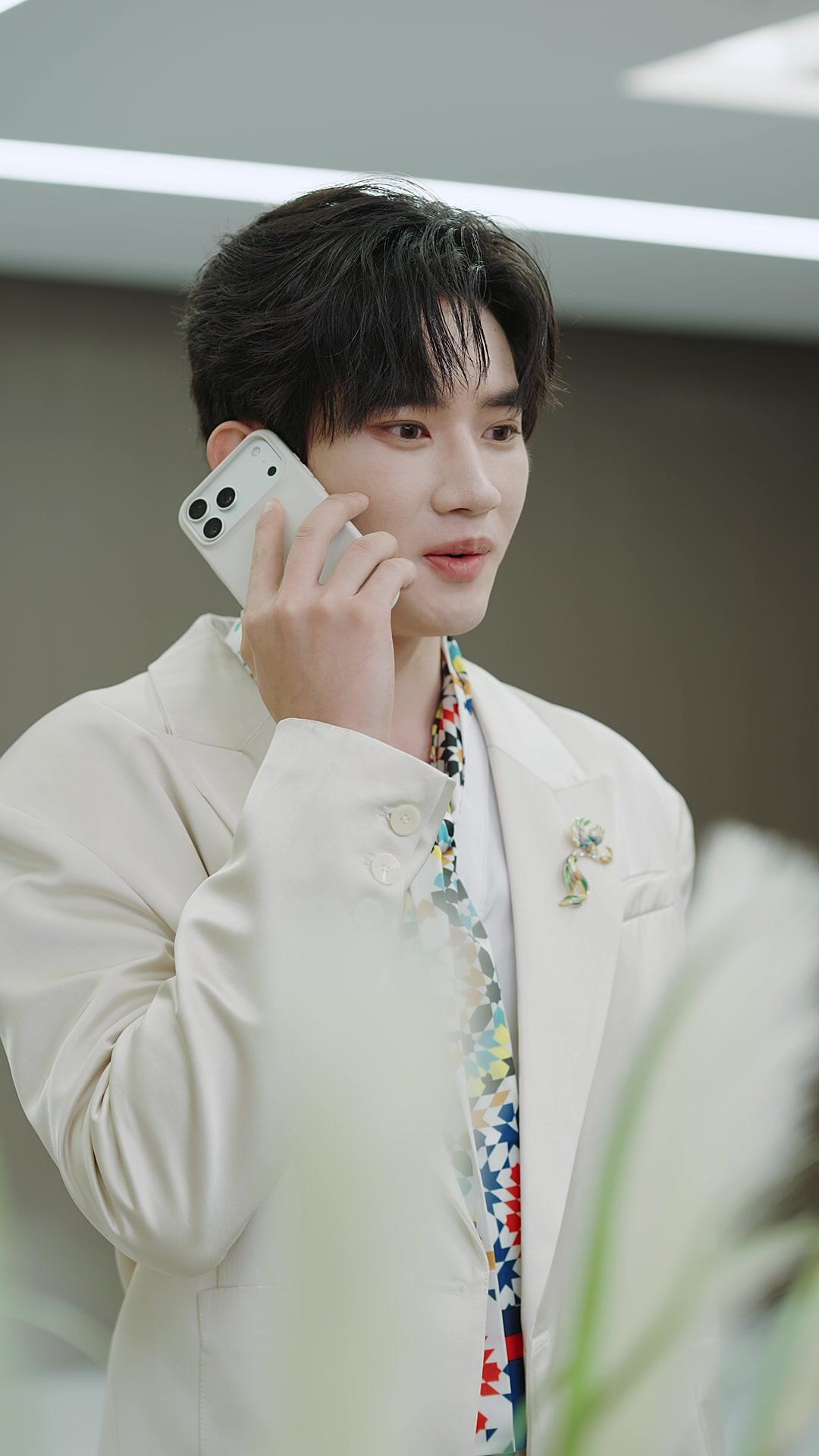 Help! My Reborn Queen Needs My Favor!