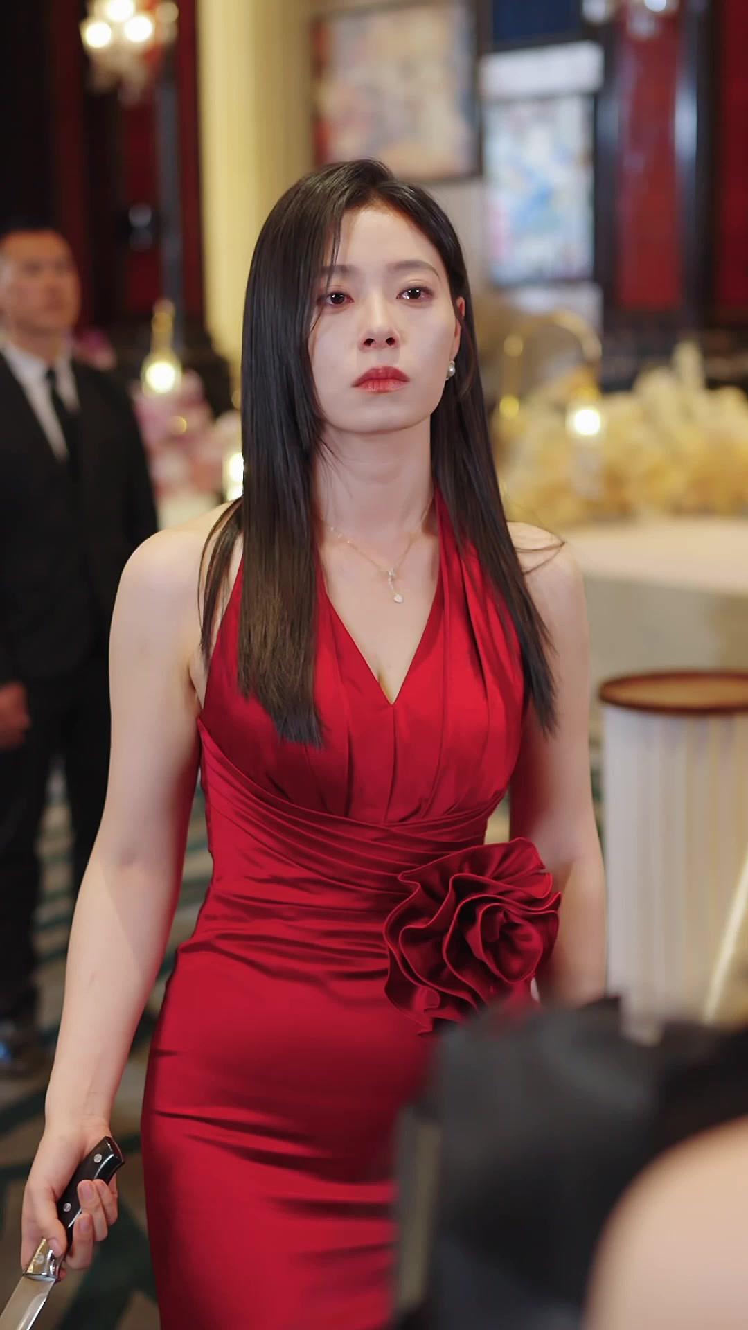 Bullied Me? My Dead CEO Ex Is Back!