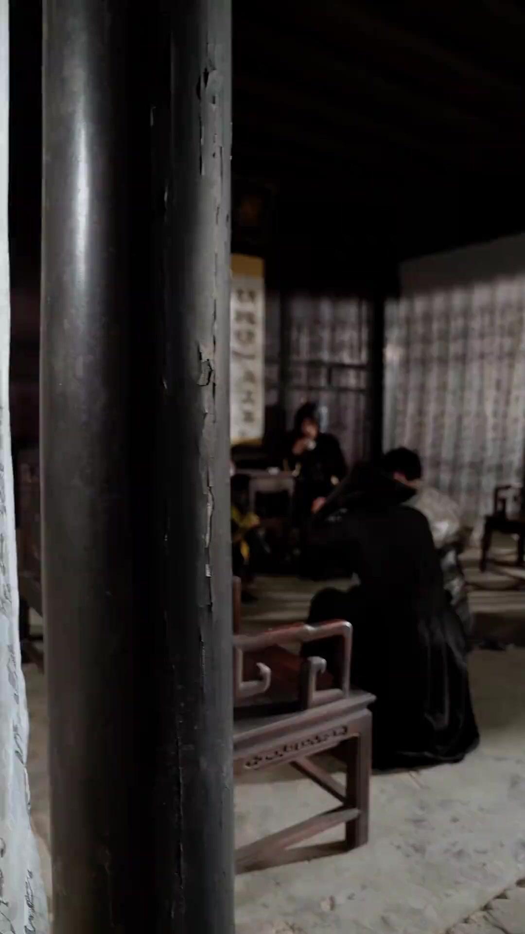 LE DIEU DE FORTUNE GUERRIEUR TOMBE DU CIEL