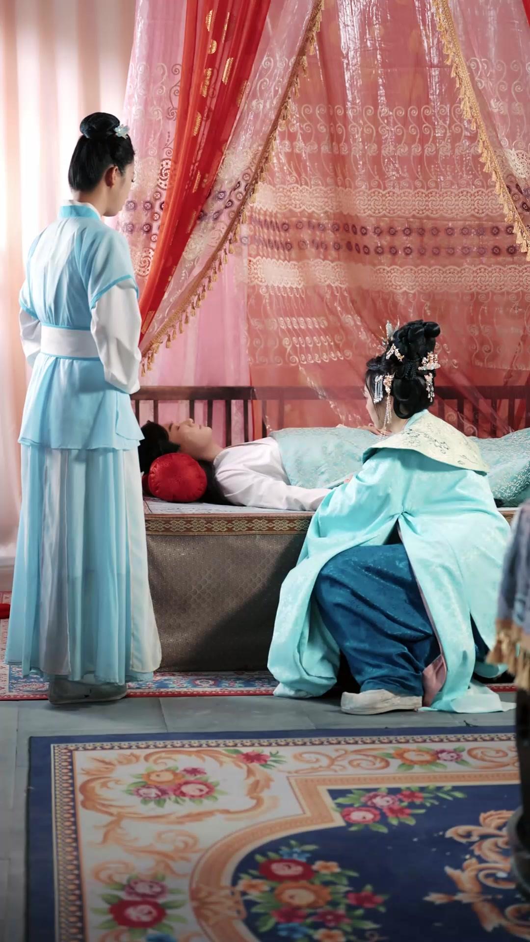  Putri Hoki Bikin Heboh Istana