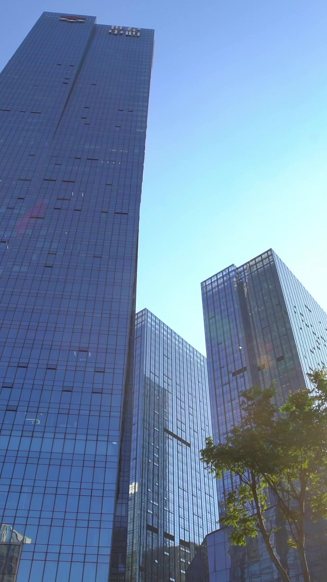 MON MARI ÉCLAIR ME CHÉRIT ET ME SÉDUIT