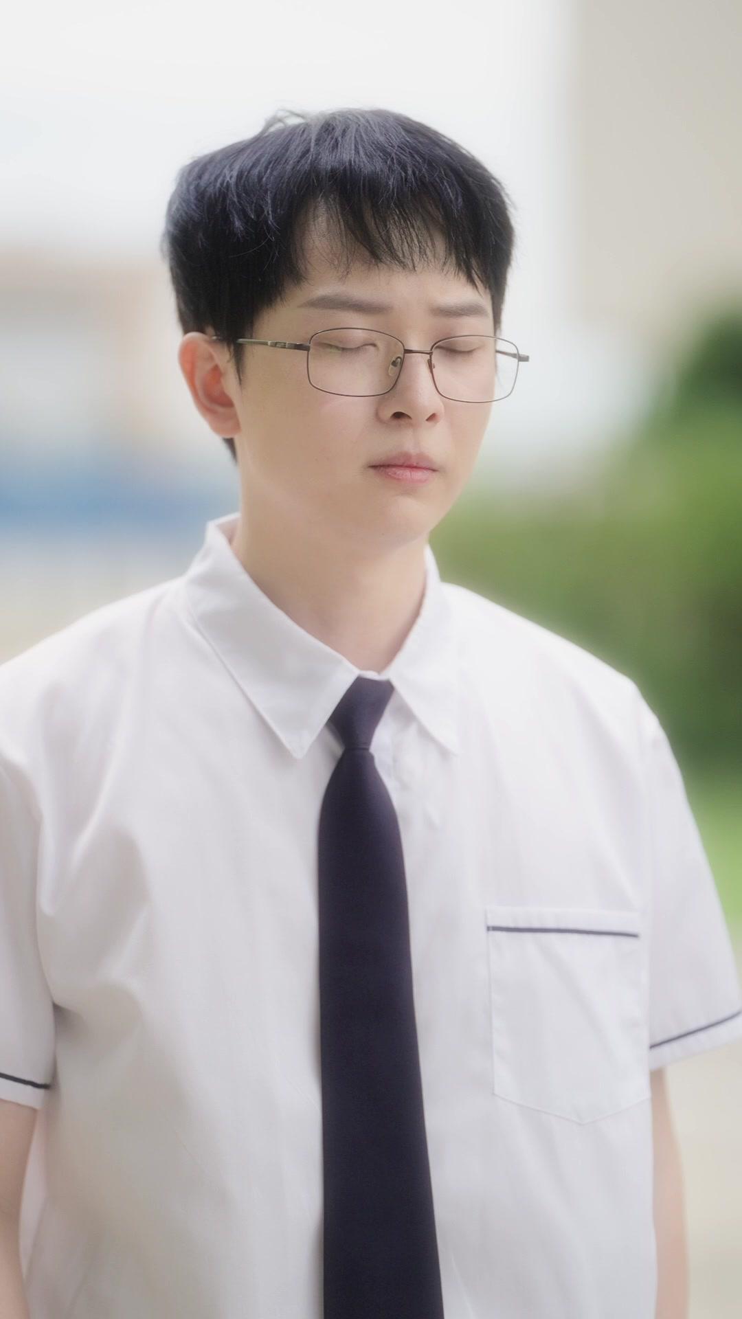 Dewi Sekolah Balik Naksir