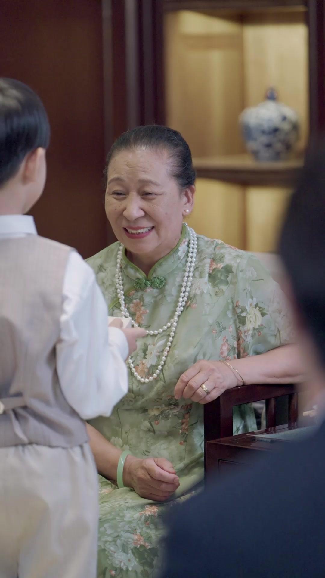 ¡Mi abuela es una niña!