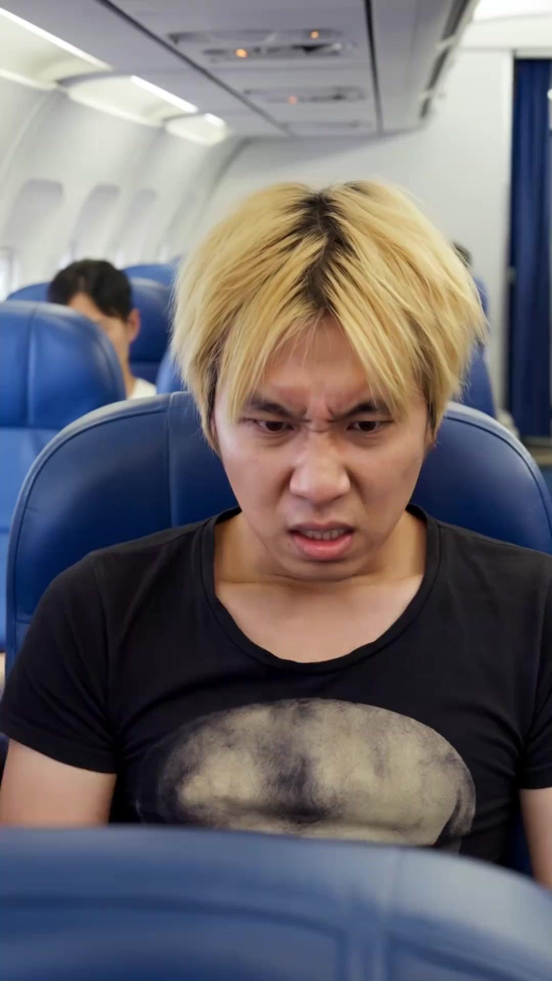 LE JEU MORTEL DE L’HÔTESSE