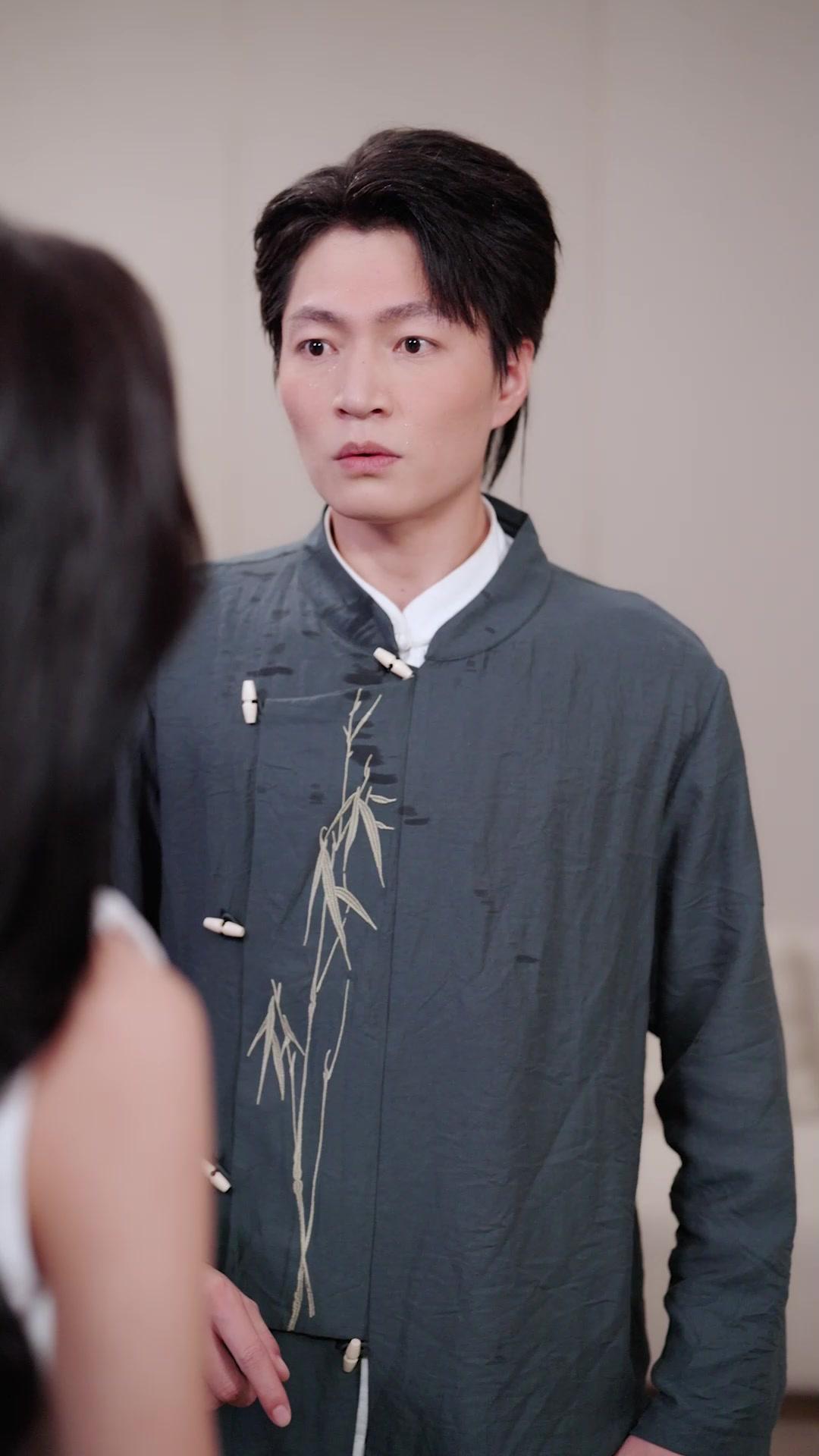 Help! My Contract Husband Is a Total Dummy