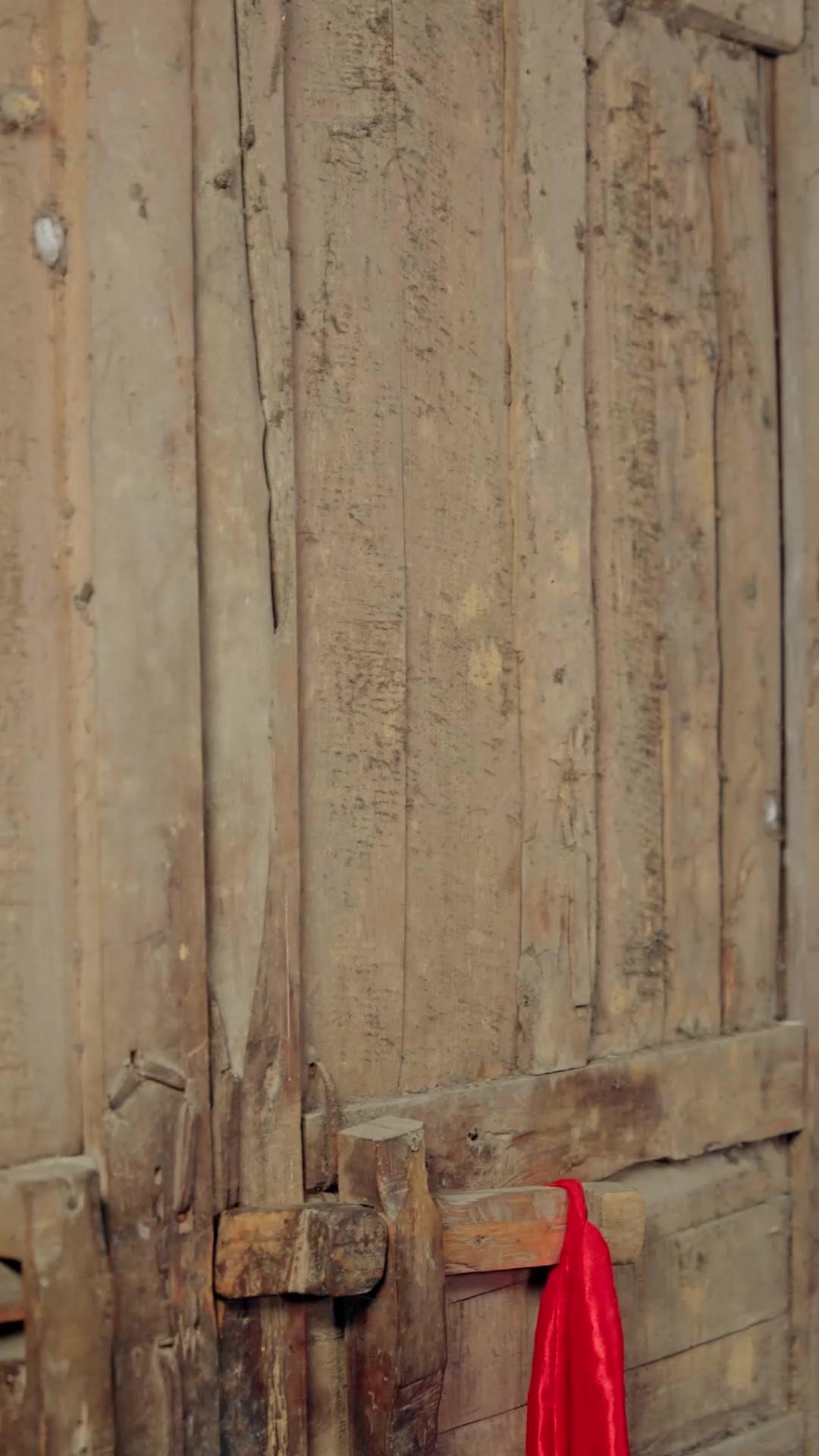 Sposa Lontana, Padre al Salvataggio