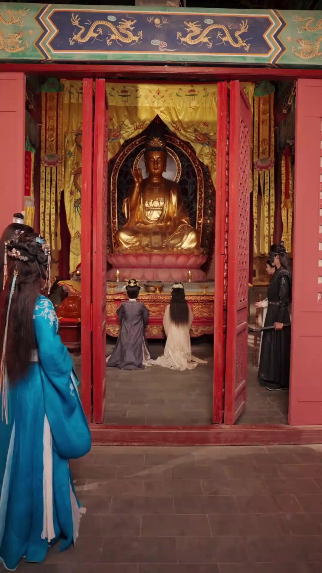 Bangkit Kembali, Menolak Jadi Istri Baik