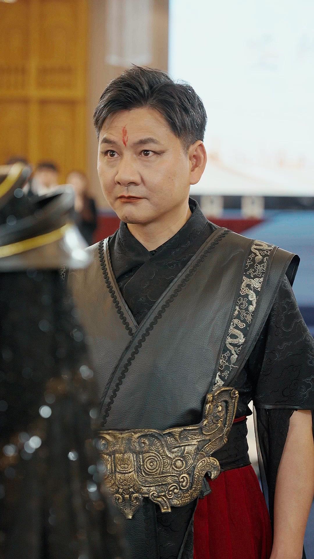  Satpam Yang Punya 3 Tunangan Cantik 