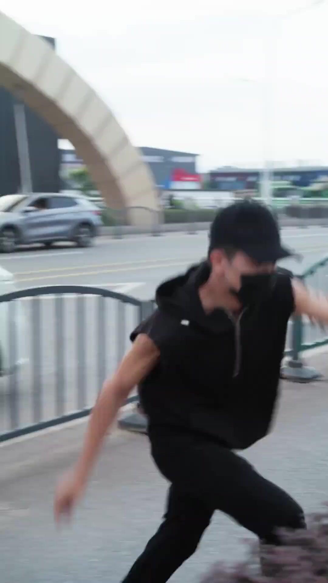 (พากย์เสียง) บอสคะ จริงๆฉันรักเงินมากกว่า