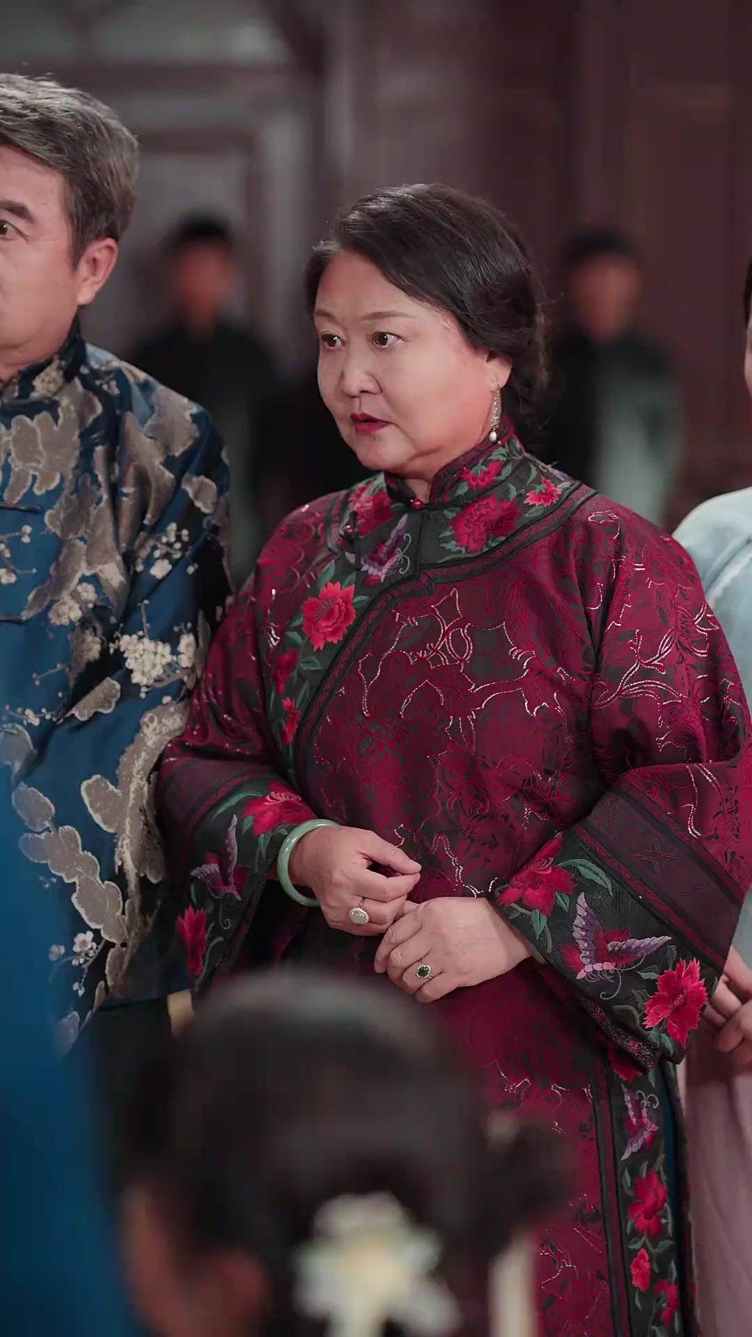 疫病神として追放された娘は都督家の福の神