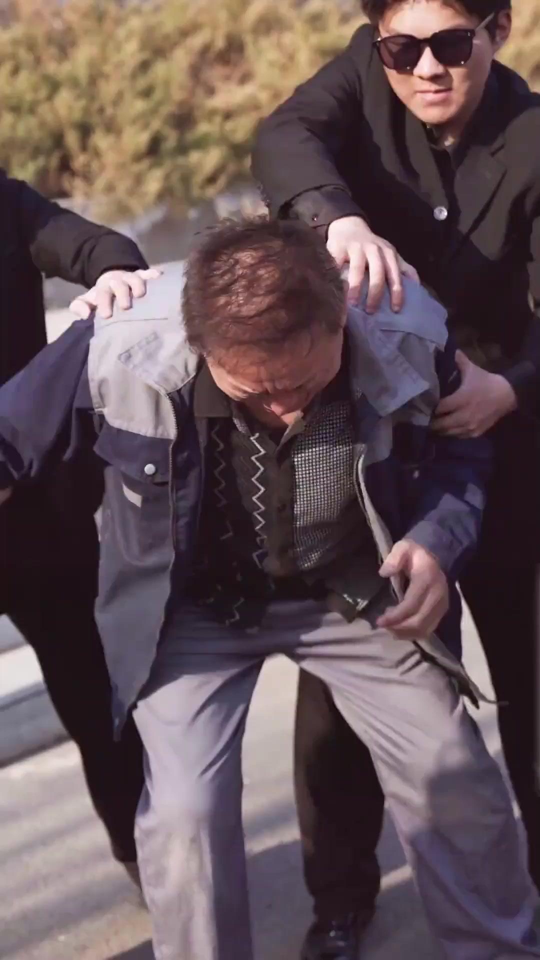 (吹き替え)泥に咲く、運命の花