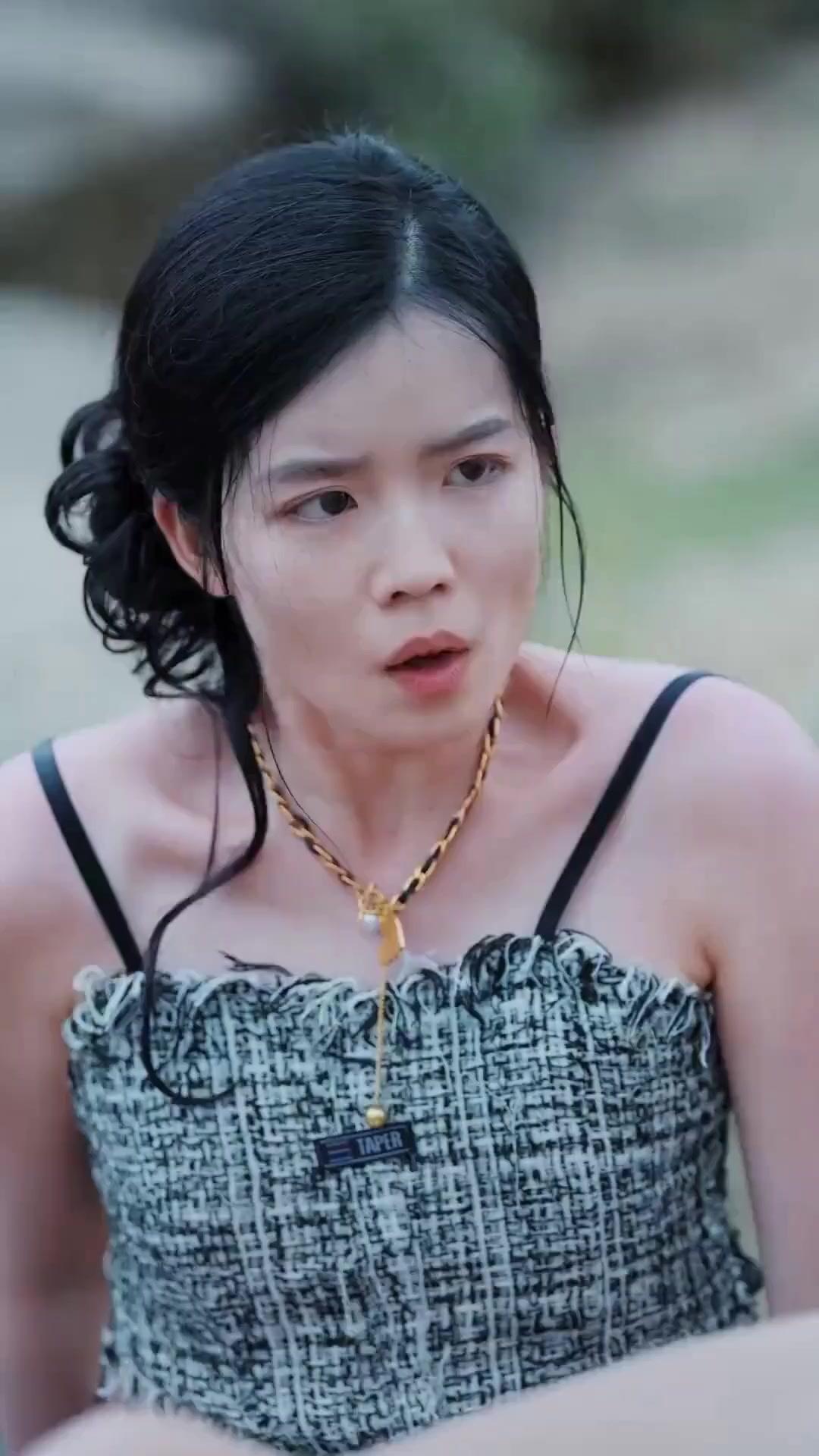 (Dublagem) O Ataque do Tubarão Gigante