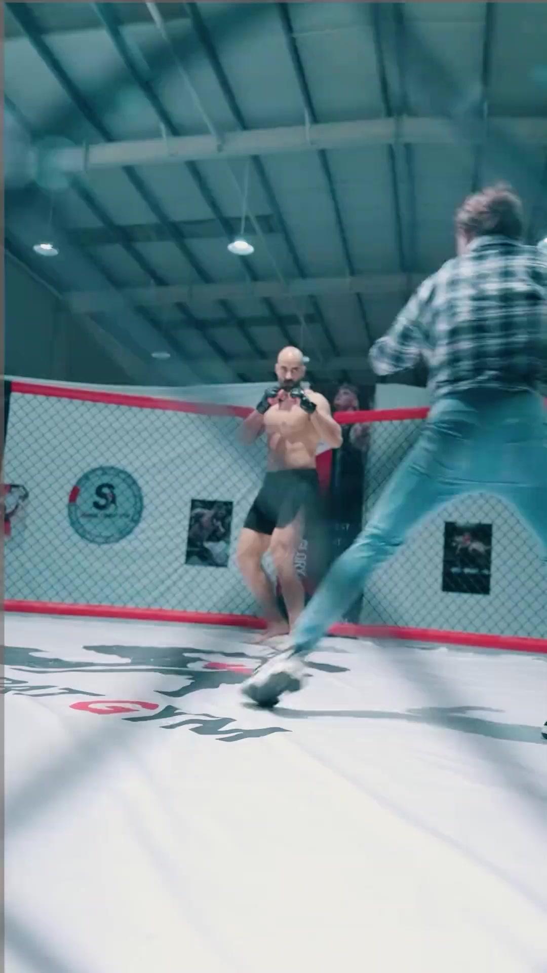 (Doublage) POINGS LUI & ELLE