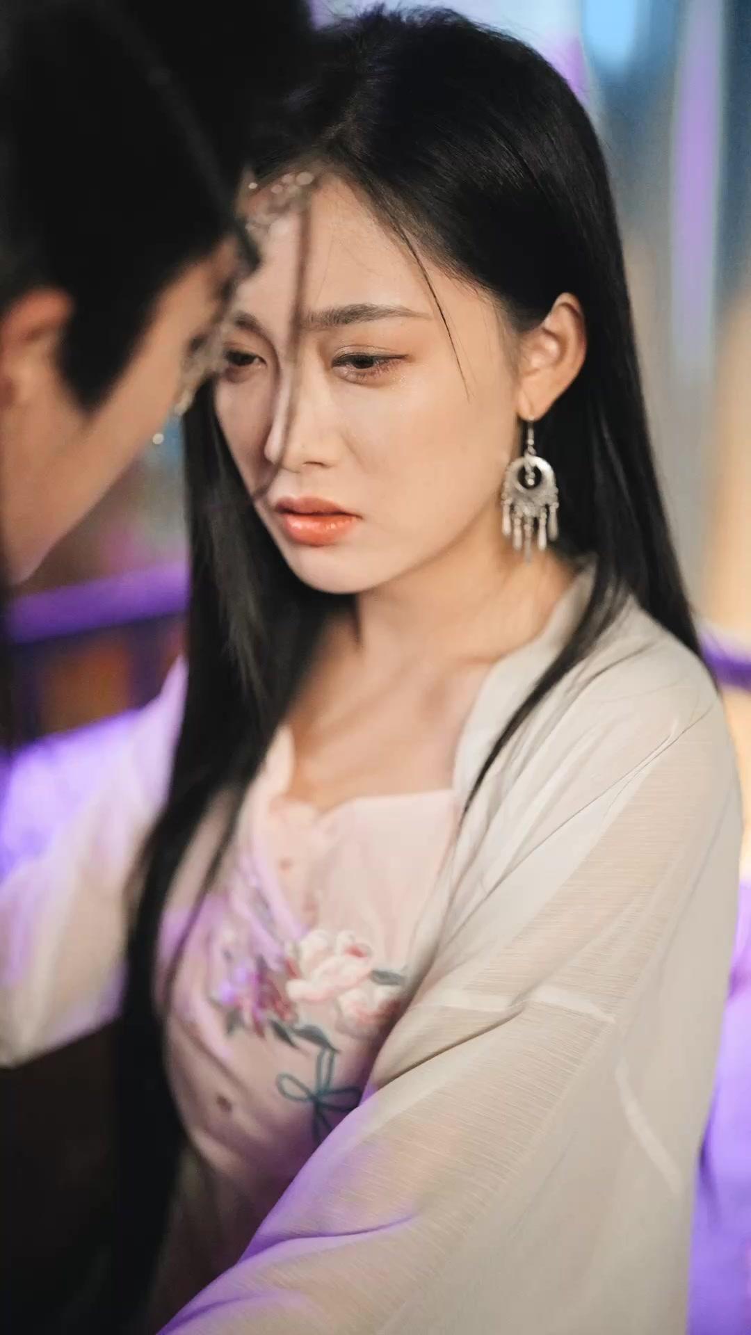 FLEUR DÉCHUE, ÂME EN COLÈRE