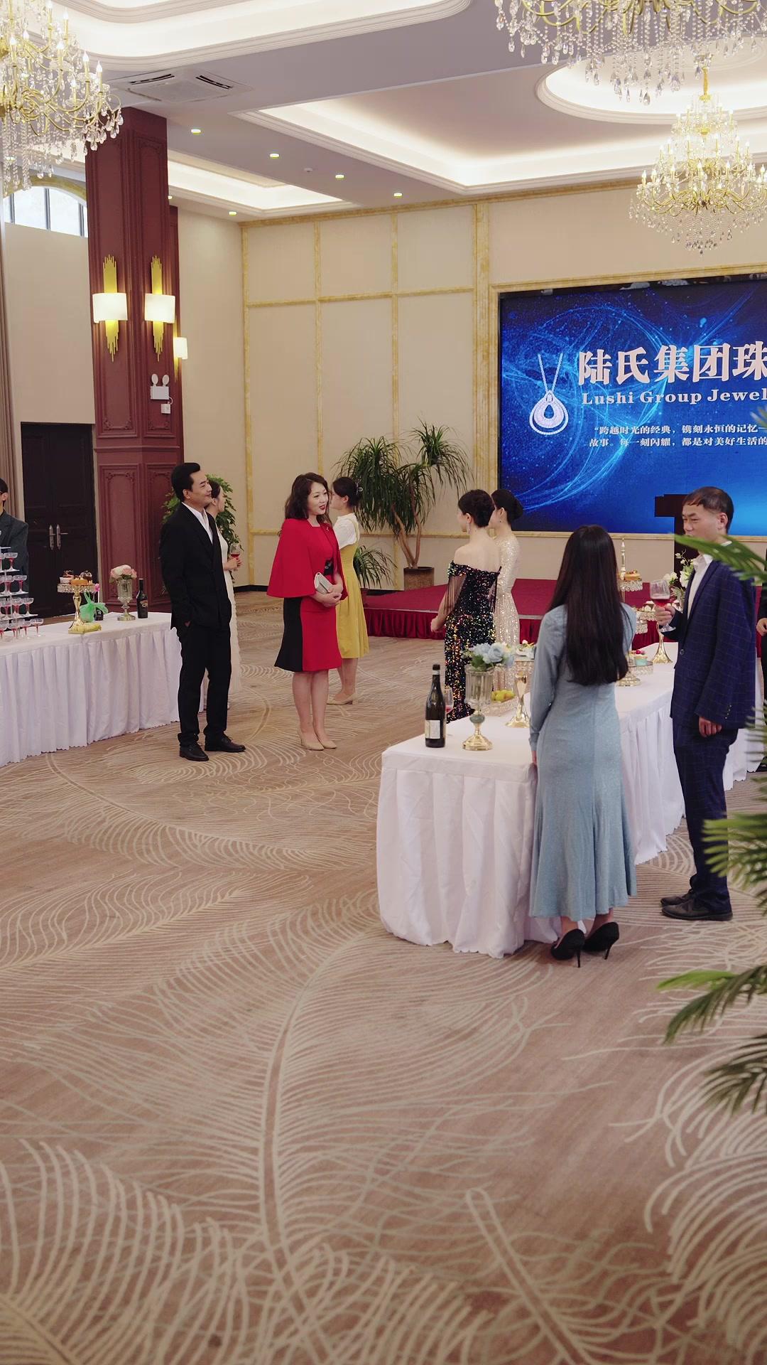 MAMAN MÉNAGÈRE : SON RETOUR FOU