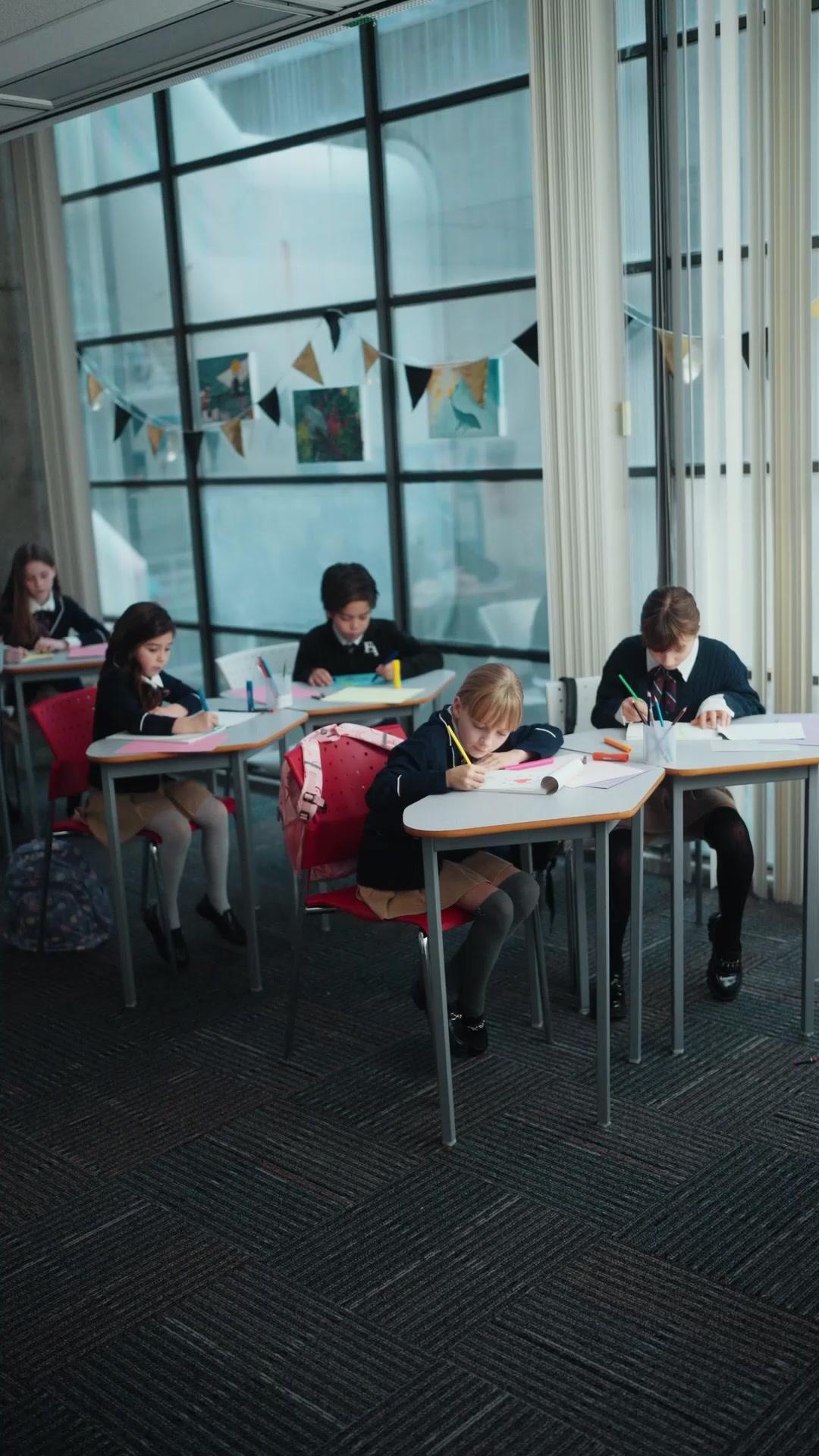 RÉVEILLE-TOI, PAPA ! MAMAN EST À L'AGONIE