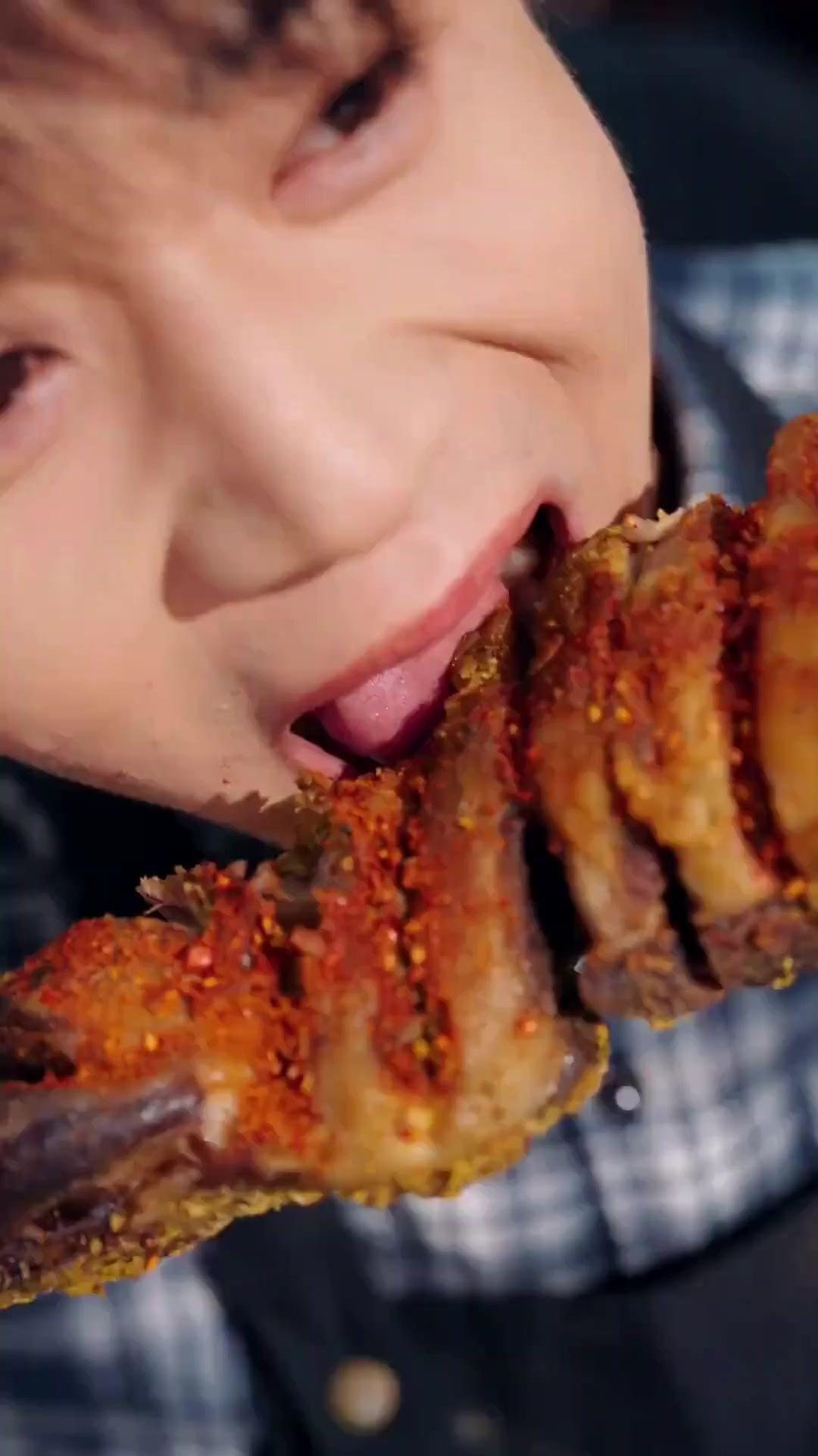 (مدبلج) الشرير الأول