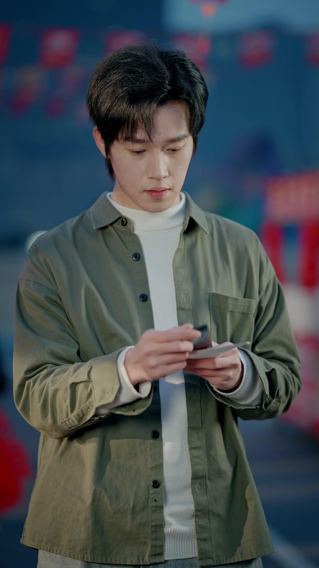 LE REGARD QUI PERCE TOUT