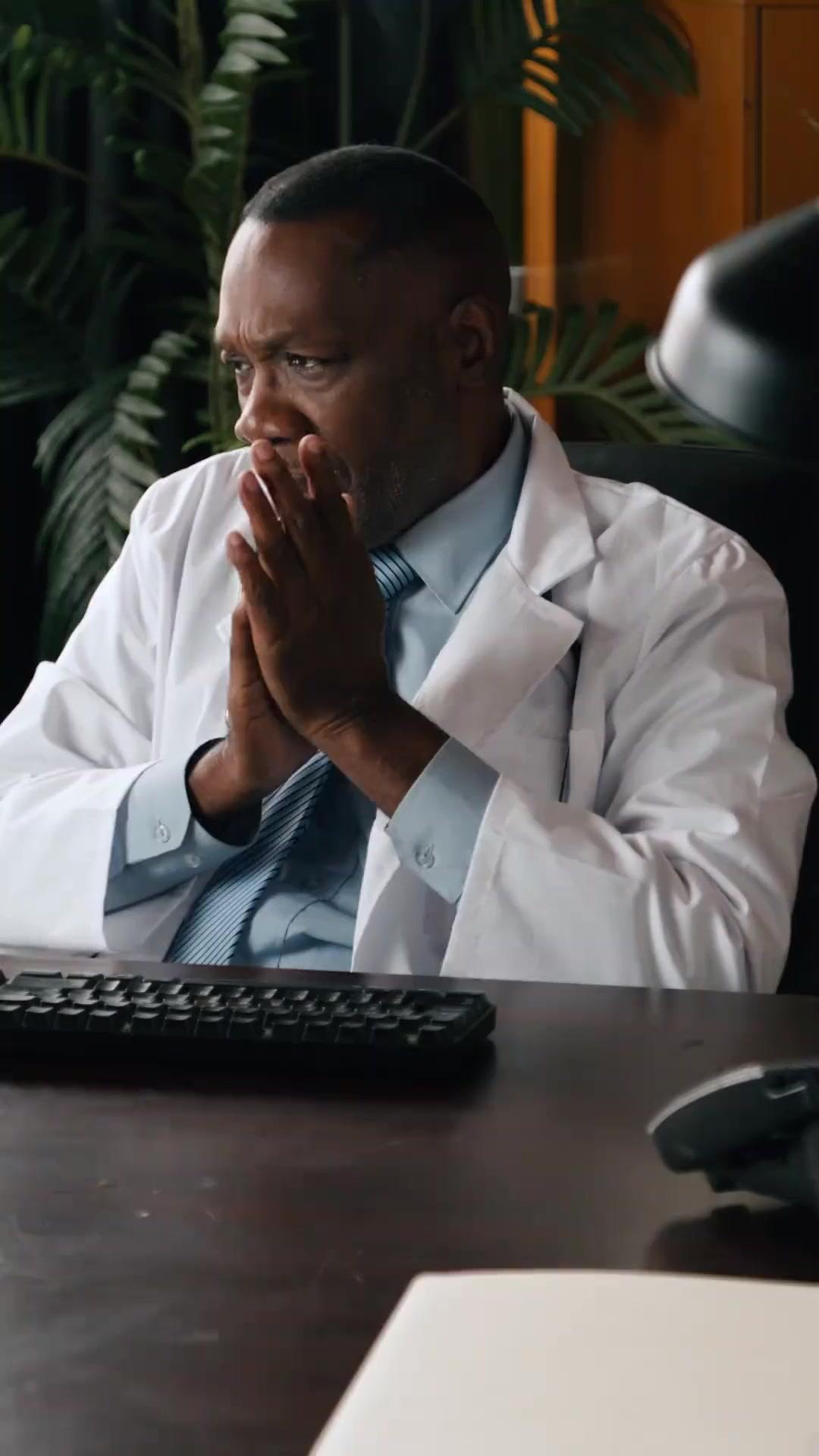 (Doblado) El dios regresó al juego