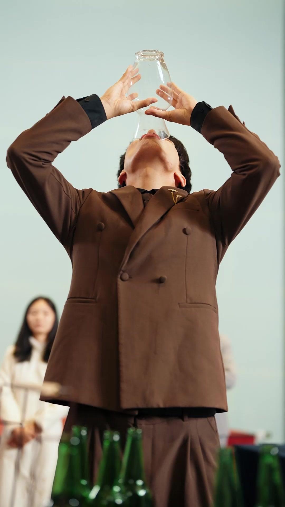 Primadona dan Pengawalnya