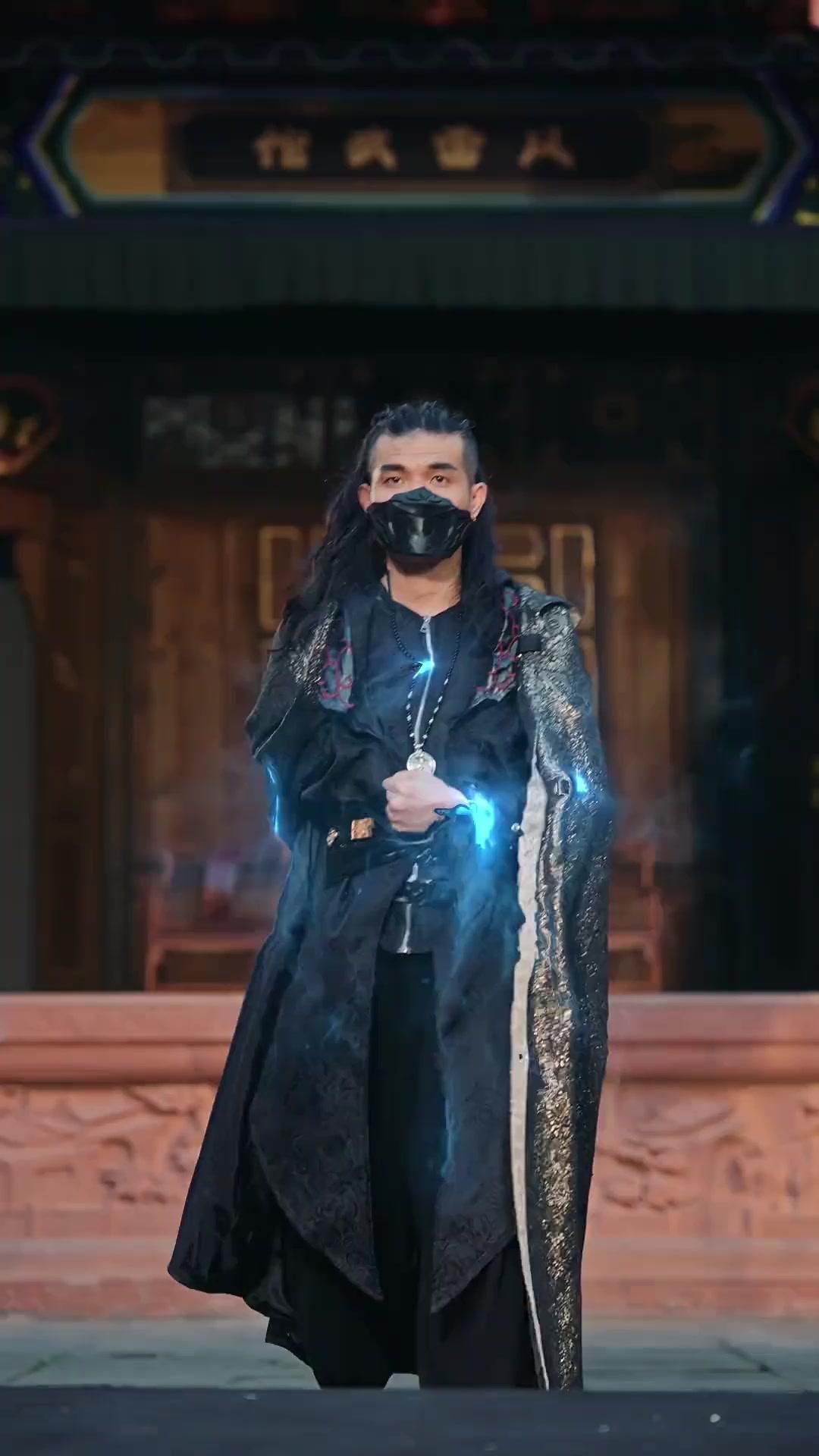 (Dublajlı) Mühürlü Yumruk