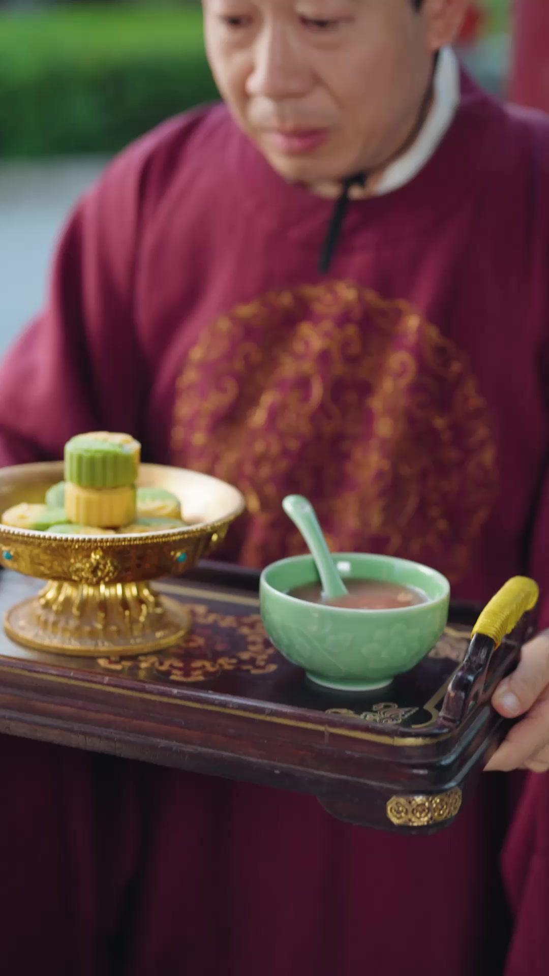 Playboy Prince vs. Reborn Lady