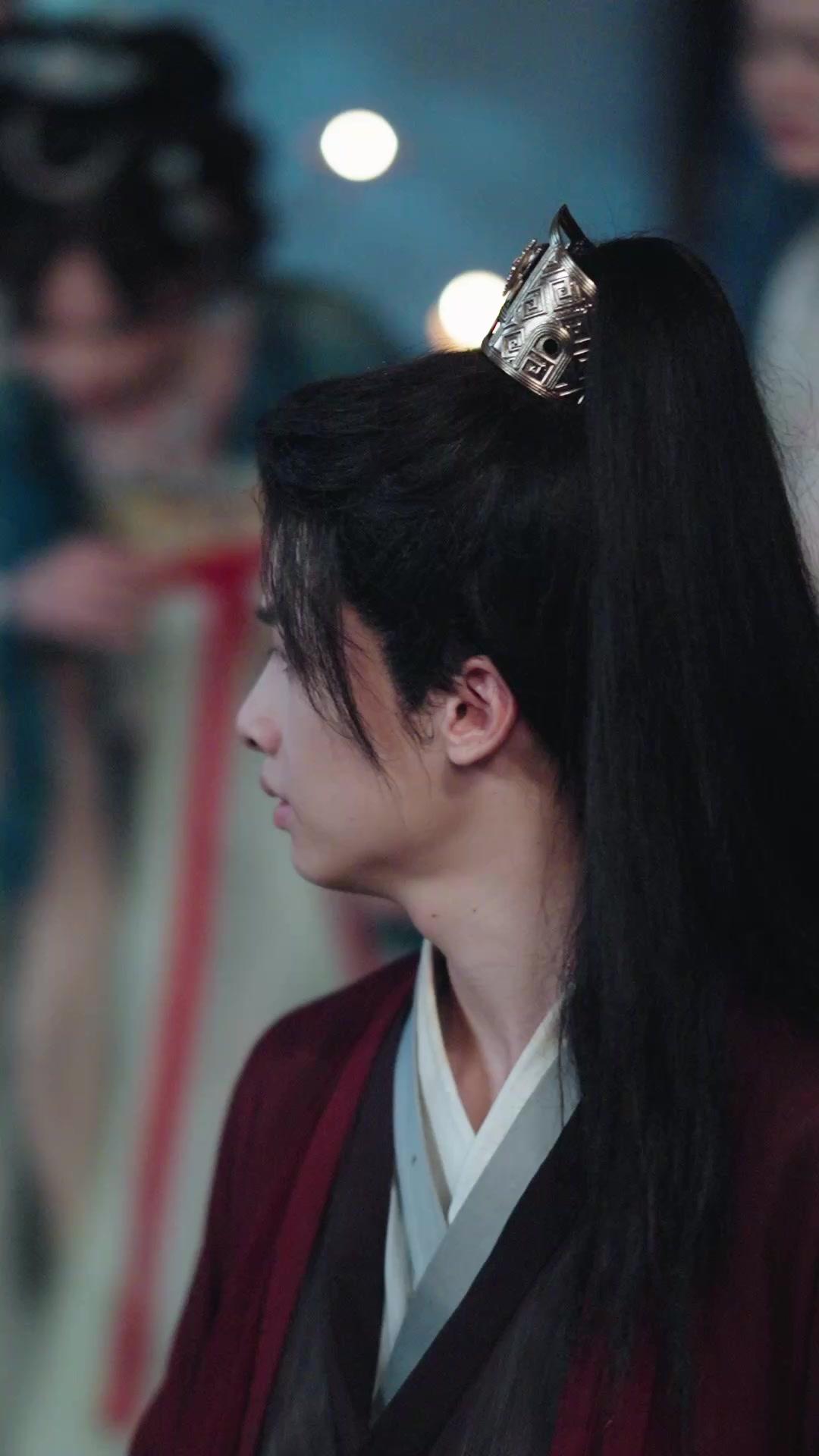 أمير وراء الأقنعة