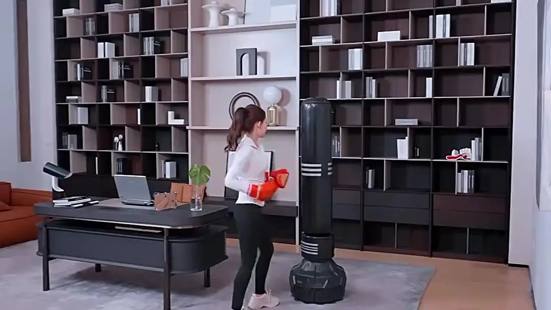 Nightclub Tension: Who’s Really Calling the Shots?