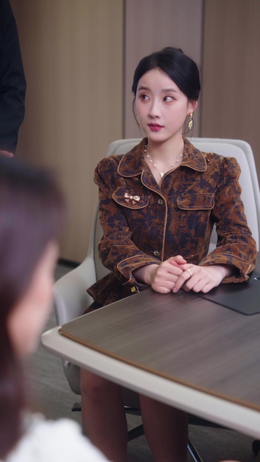  Pengawalku Mencurigakan