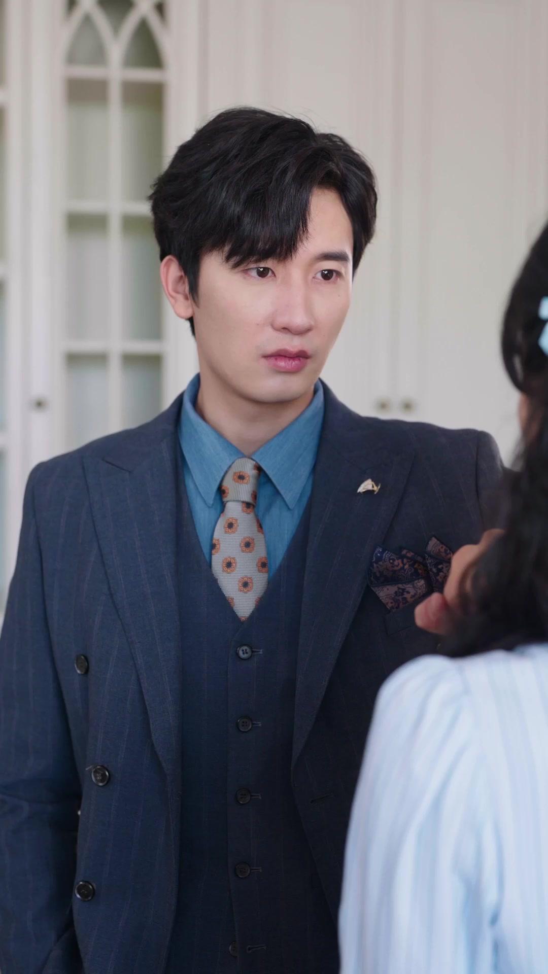 Skrip Di Tangan, Dunia Milikku