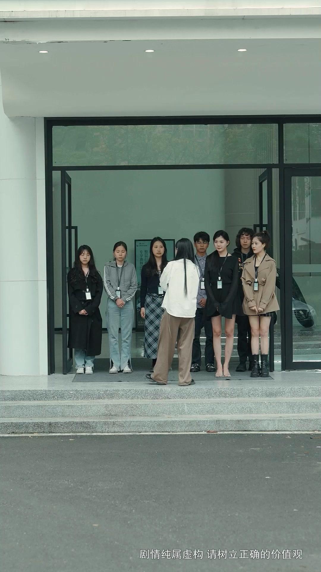 Blitzhochzeit mit der süßen Bossin