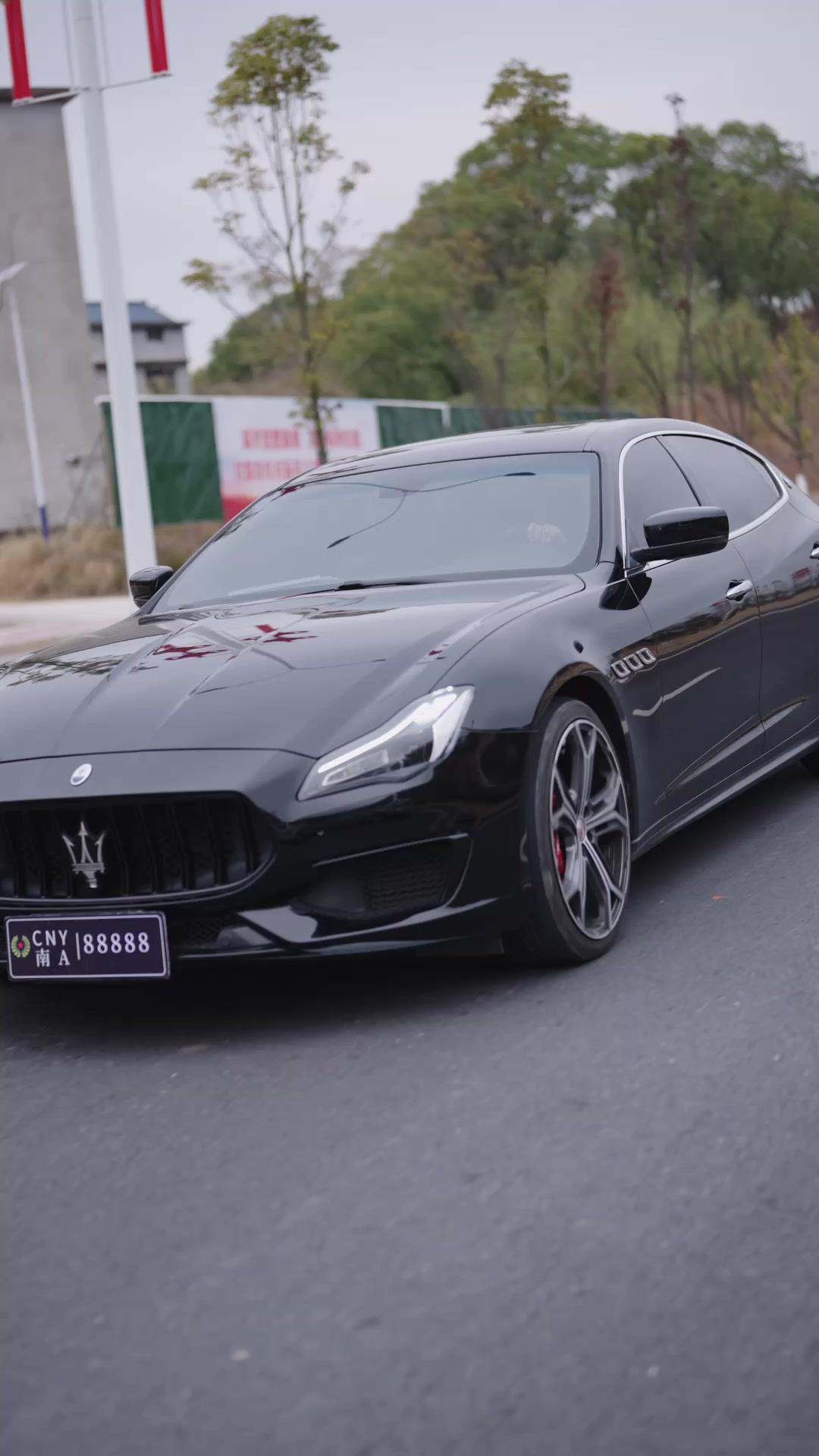 房東身分都不簡單