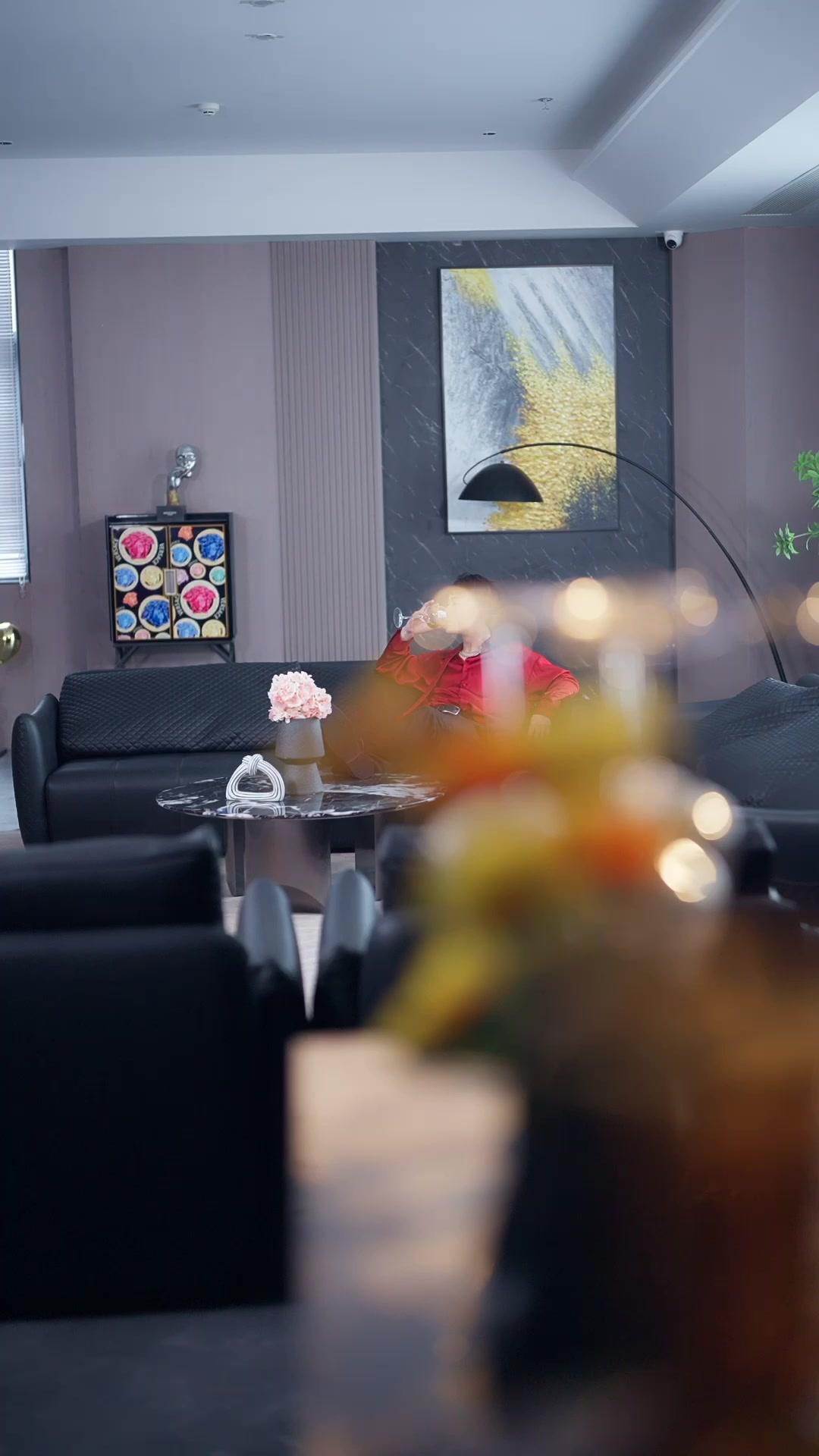 The Billionaire’s Broken Doll