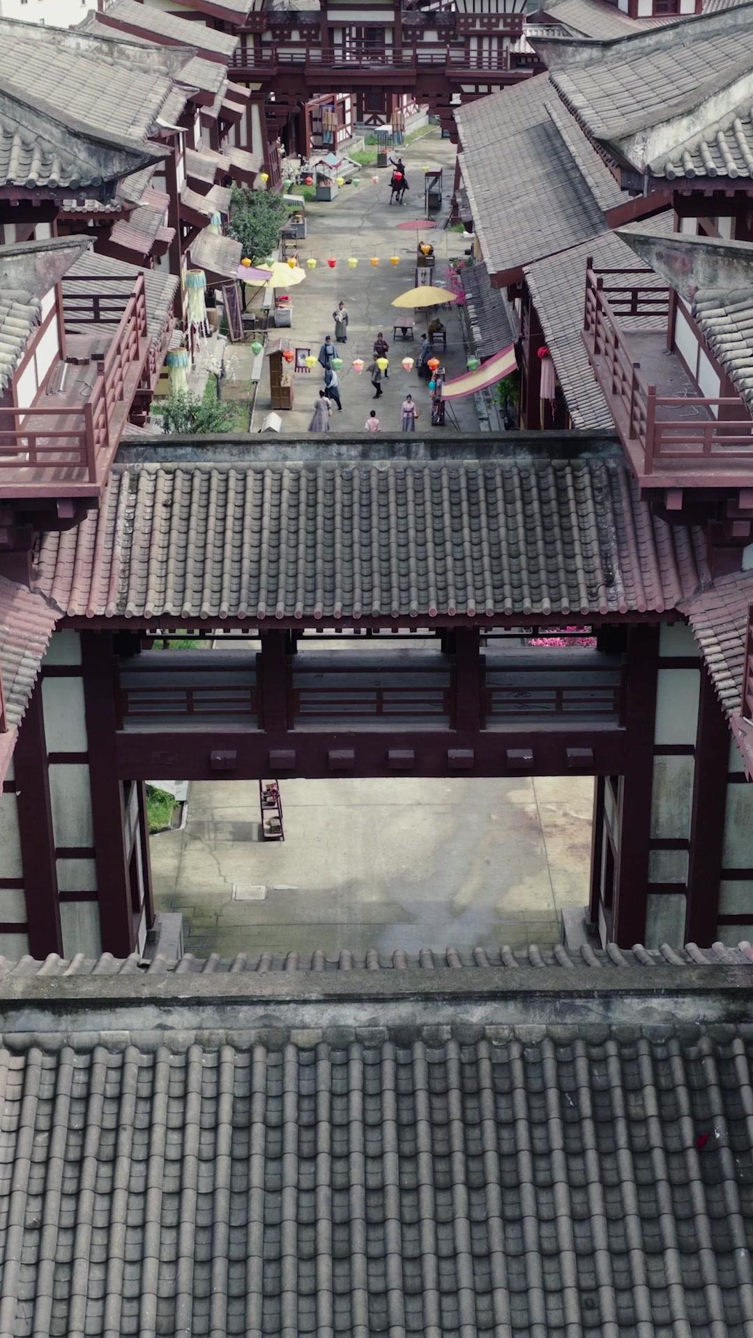 Oops, I Got a Caged Prince