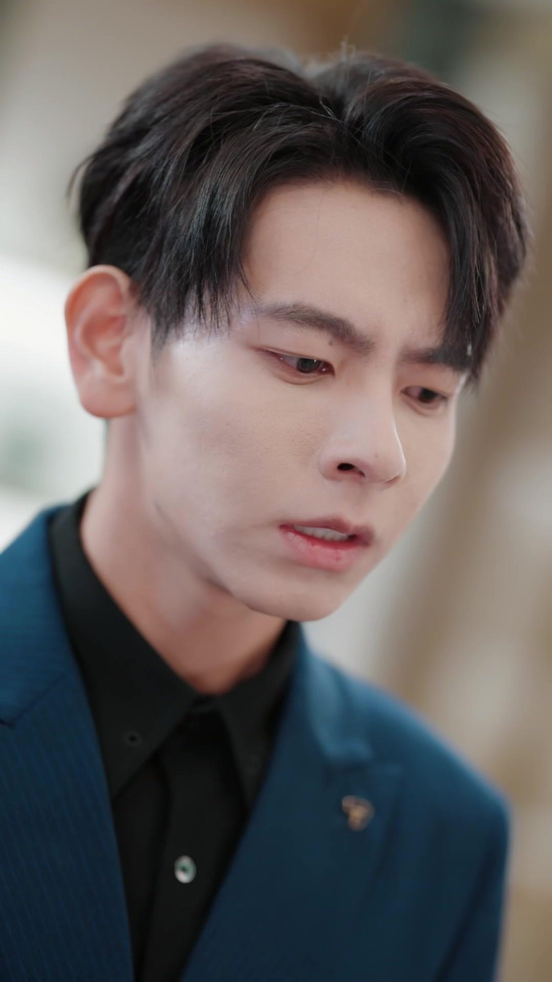 我為弟弟演白月光，卻轉身嫁給他哥