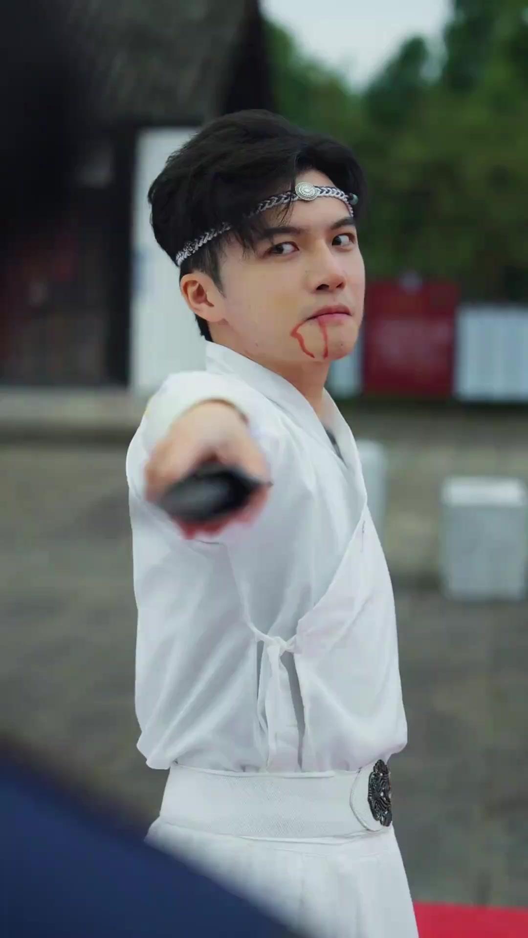 (더빙) 폐물의 칼, 강호를 찢다