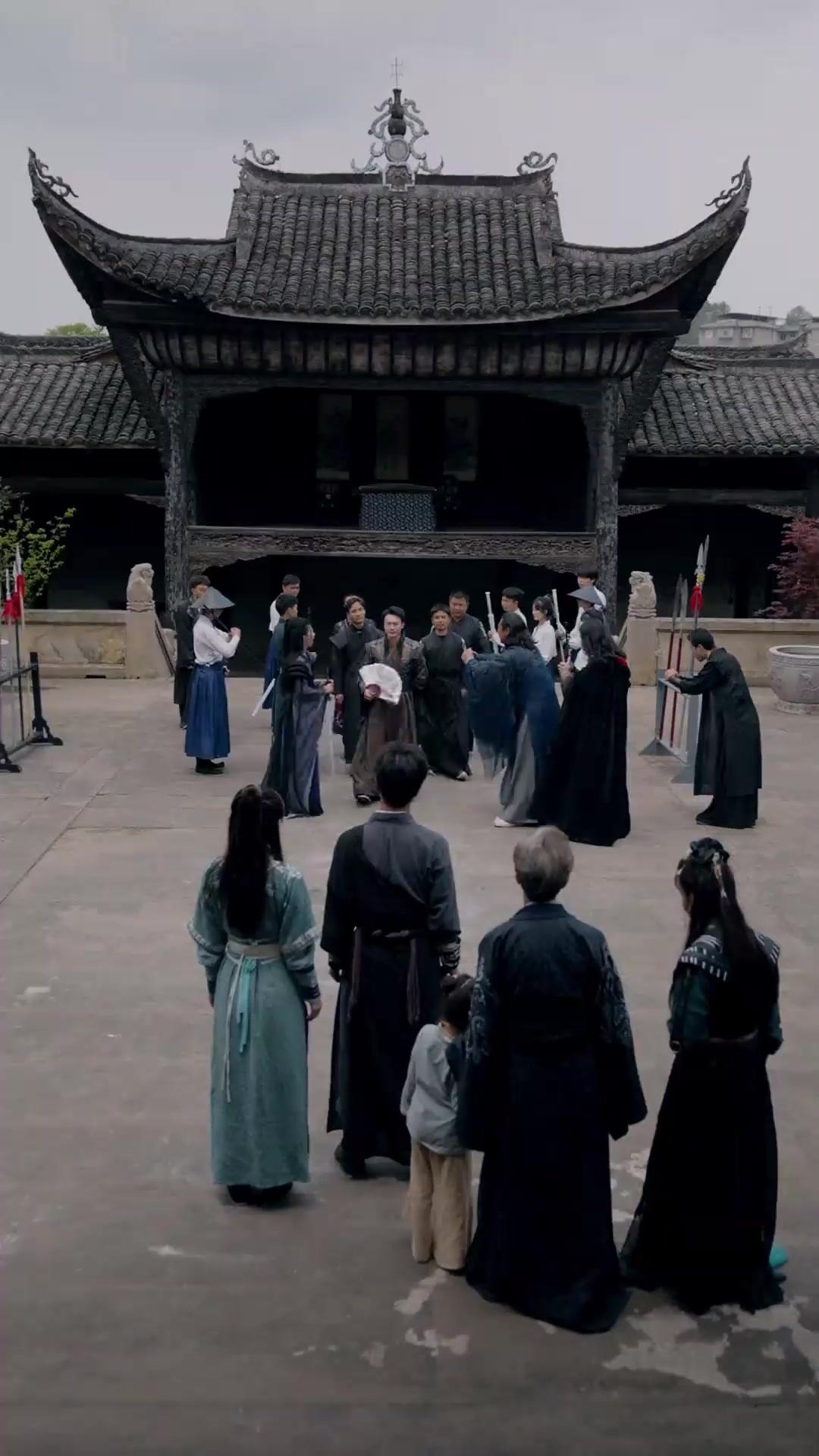 (Doblado)Honor bajo la sombra