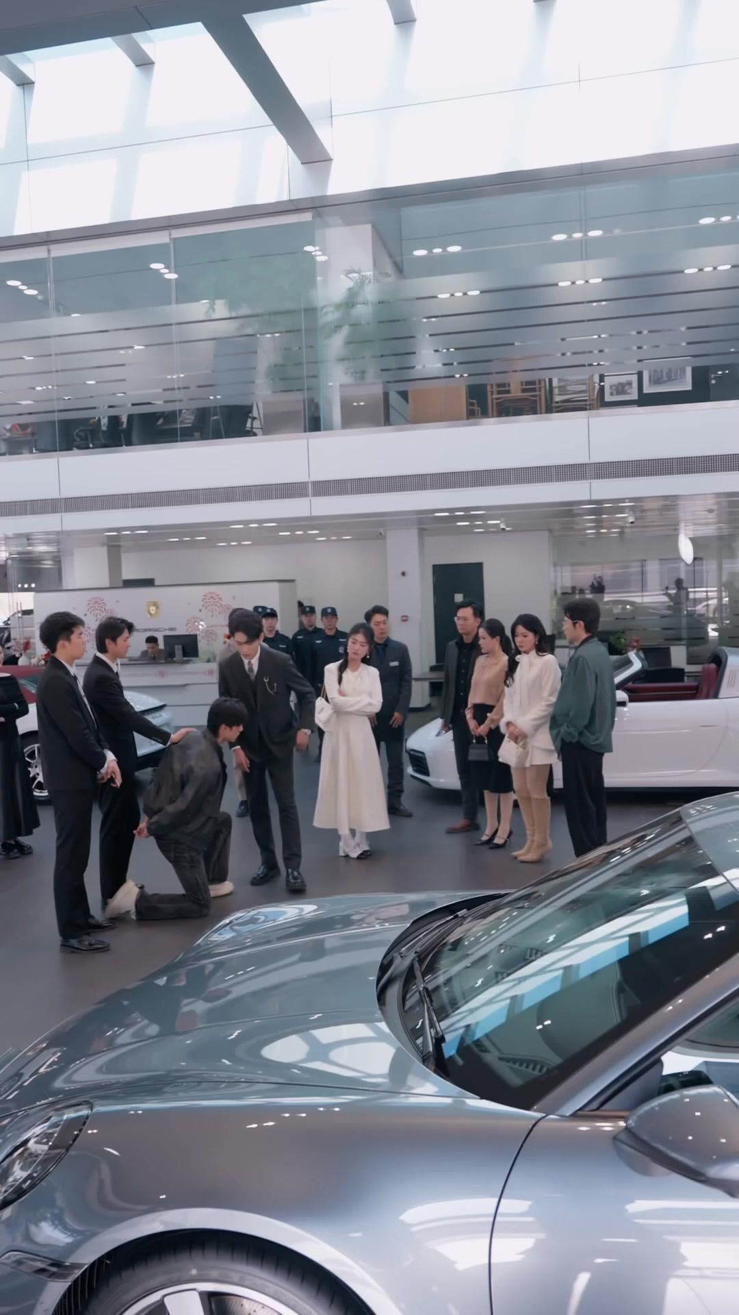 Topeng Palsu Keluarga