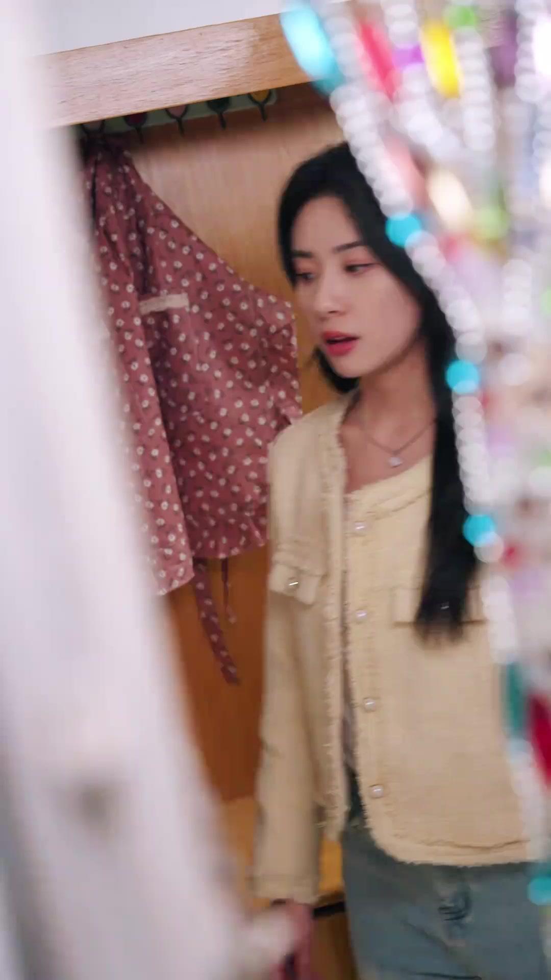 Manisnya Cinta Tak Sehangat Uang