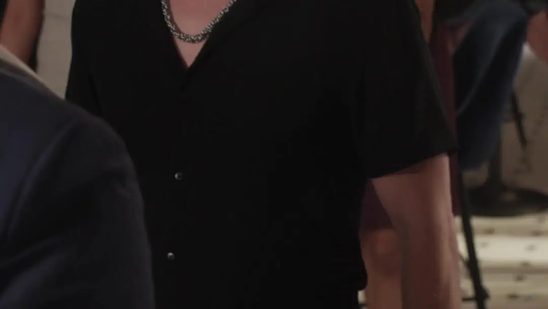 Blind Date with My Boss: The Flashlight Circle and the Unspoken Truth