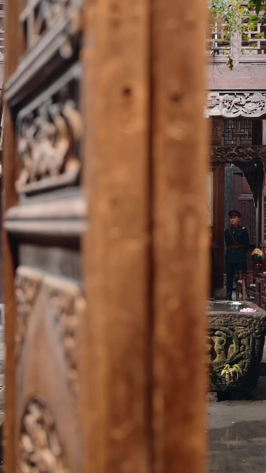 RENAÎTRE DANS LES BRAS DU COMMANDANT