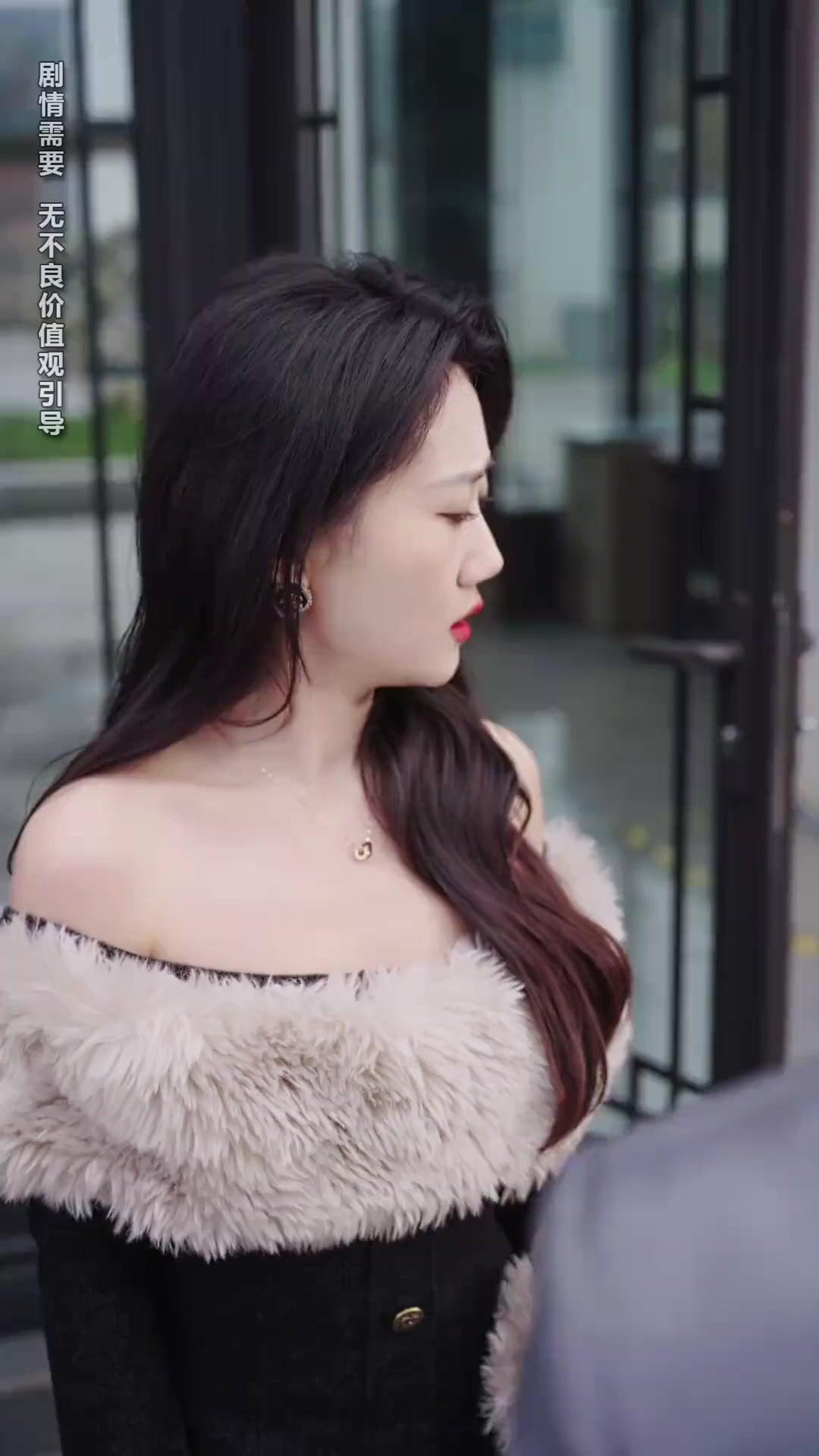 Bước Qua Bóng Tối