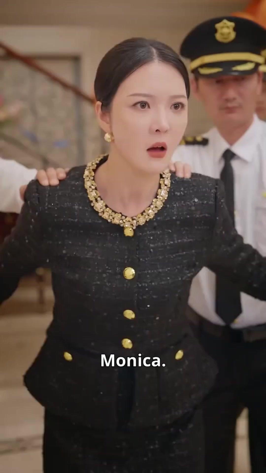 (Dubbed) Mama Bear Mode