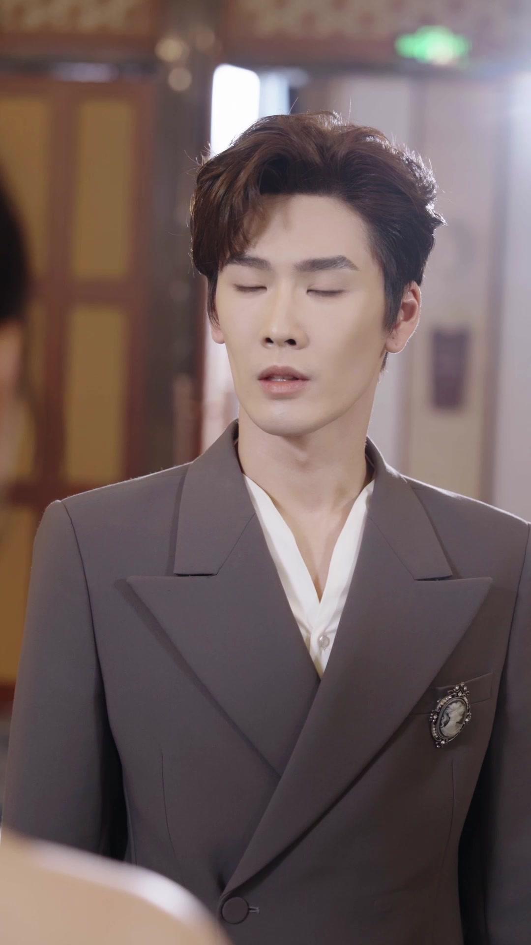 Api Dendam, Cinta yang Terkubur