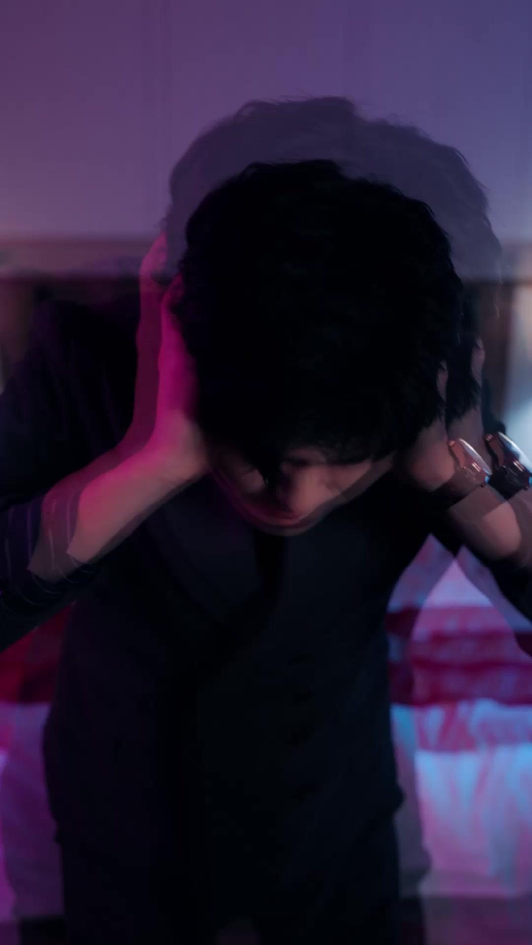 LE SECRET DERRIÈRE DE LA PORTE