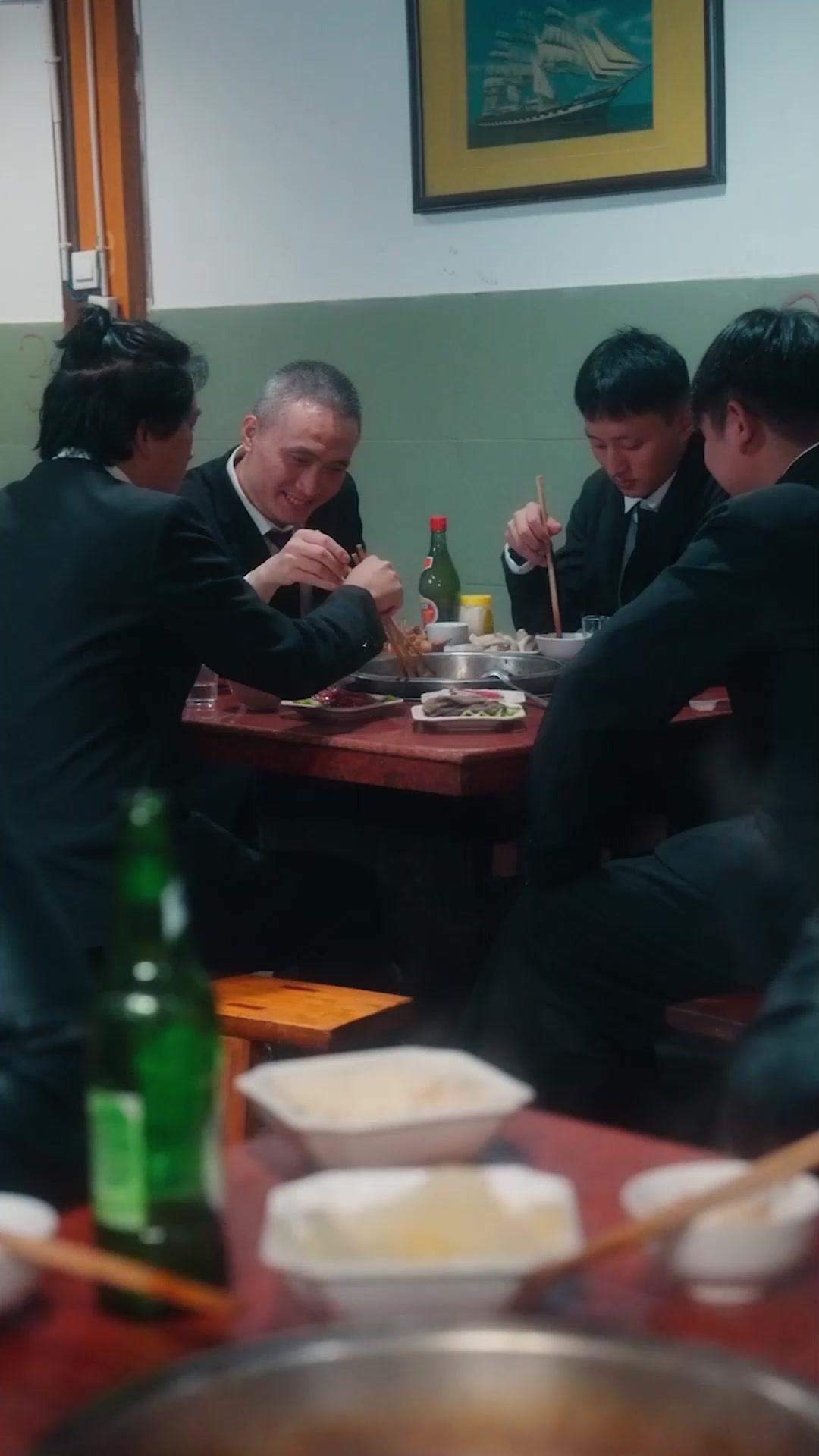 Menyalalah, Ibu Agen Spesial