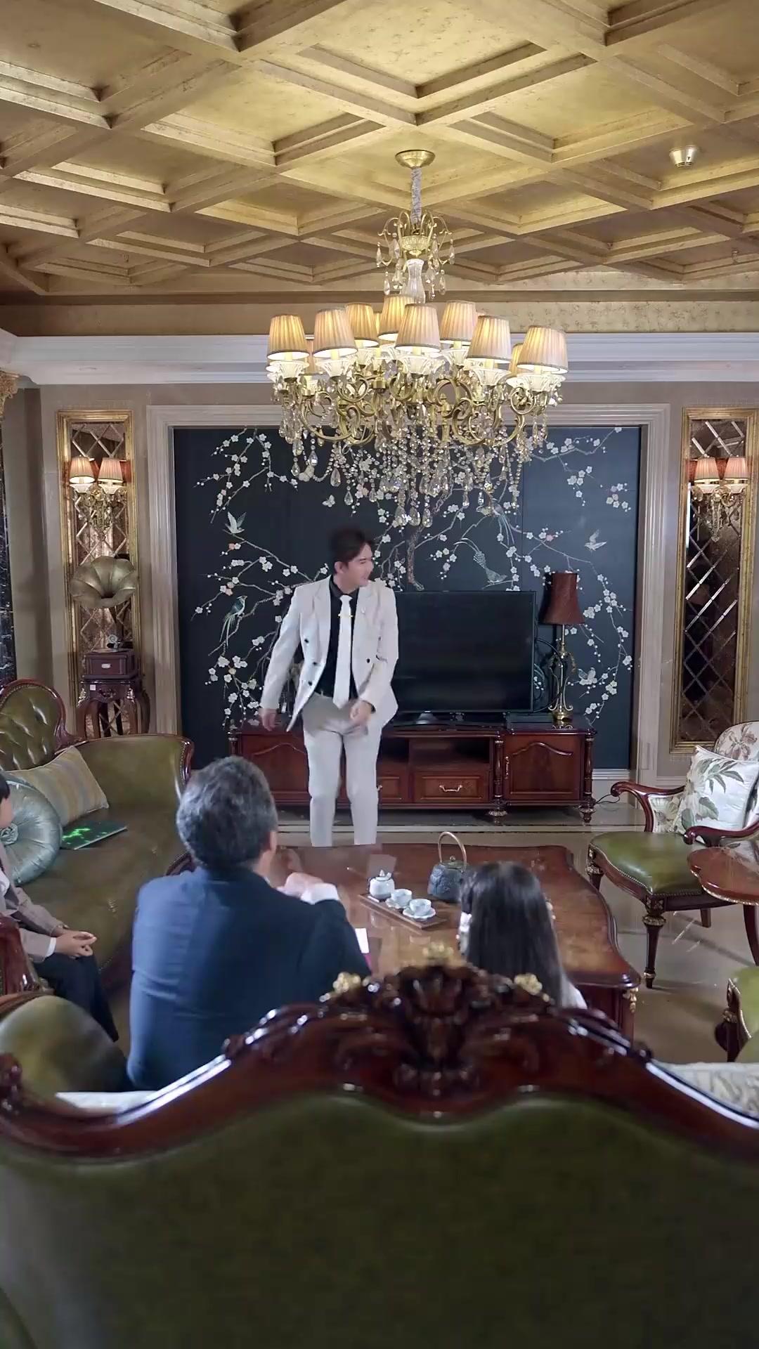 (Doblado) ¡Mi abuela es una niña!