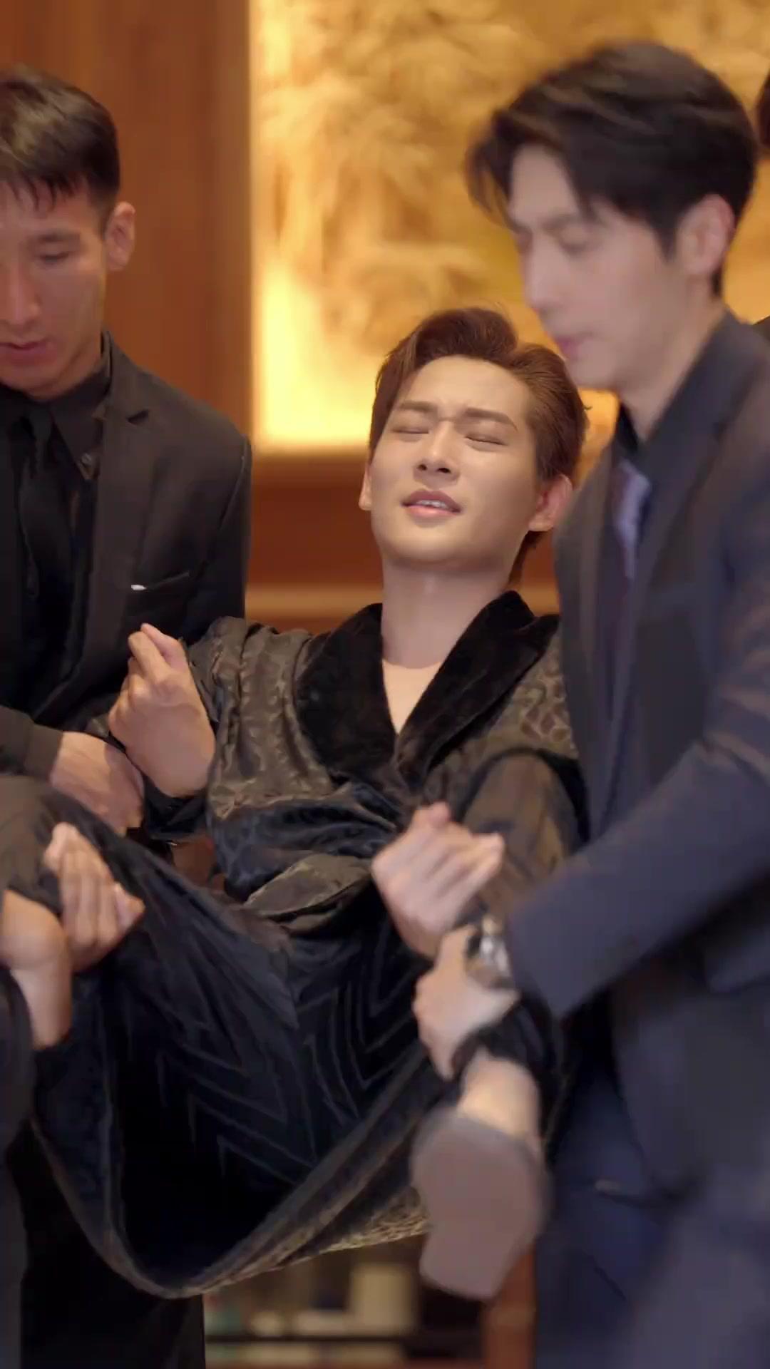 คุณชายเสเพลหรือ ข้าคุมได้สบาย