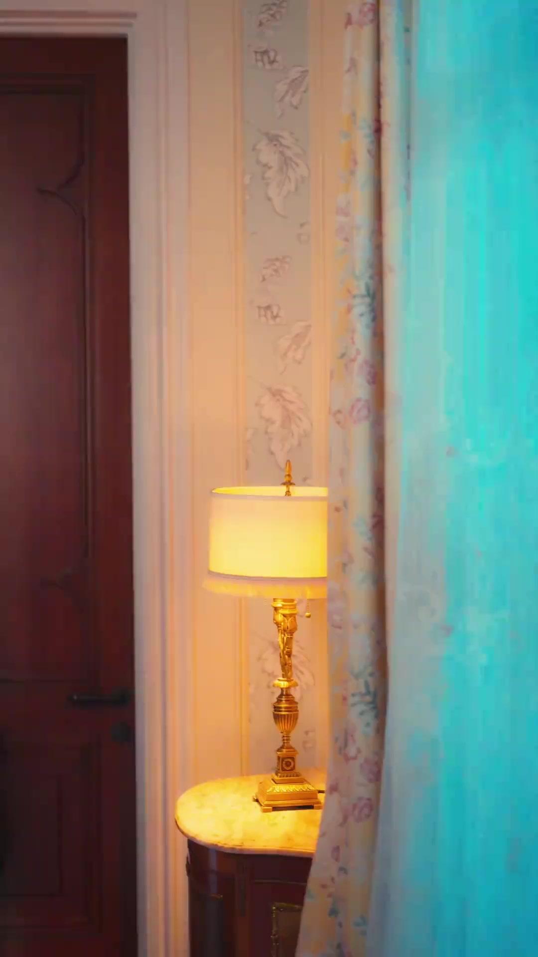 Secretaria de día, enamorada de noche