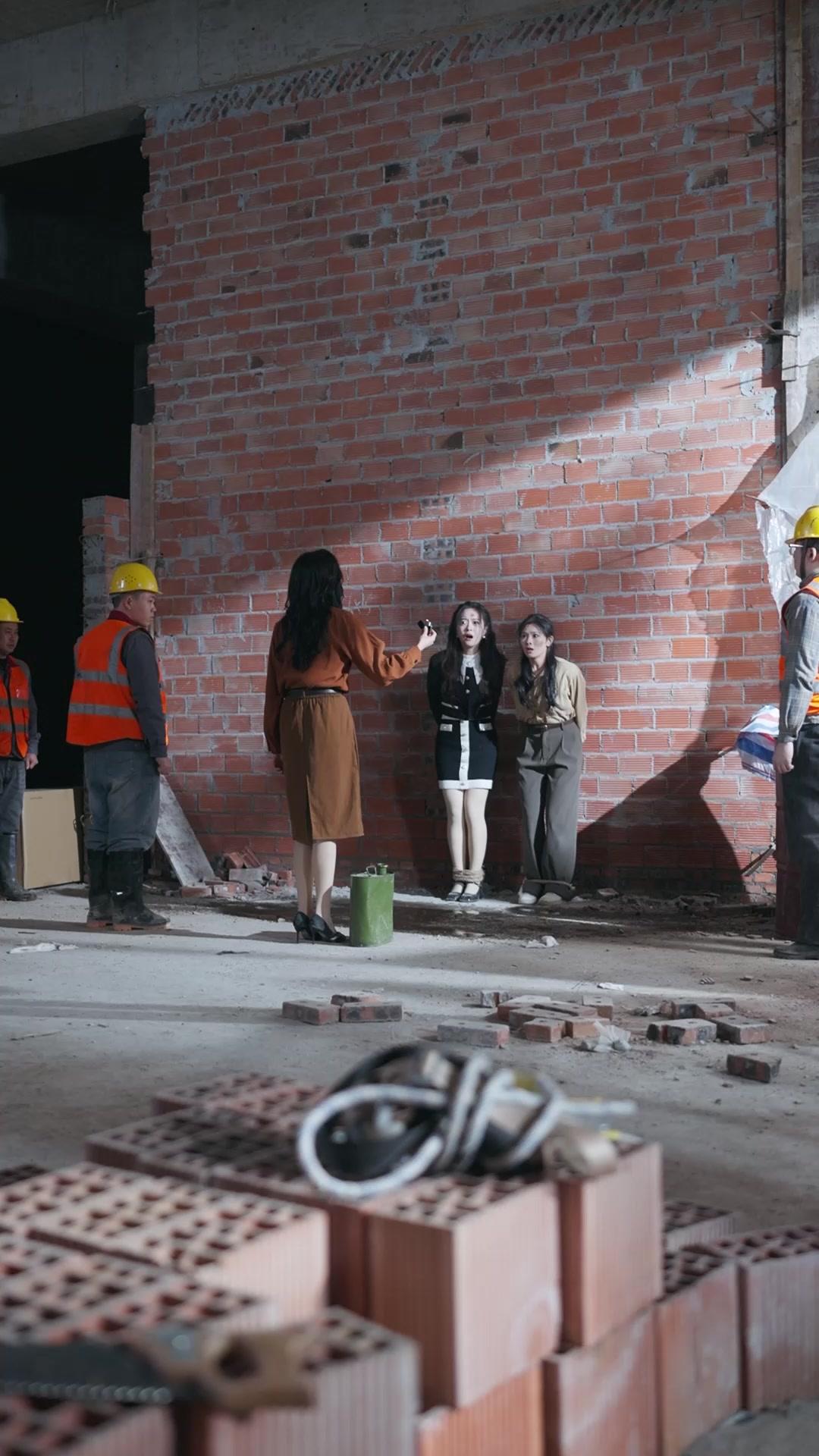 Wife? No, Queen of Ruin!